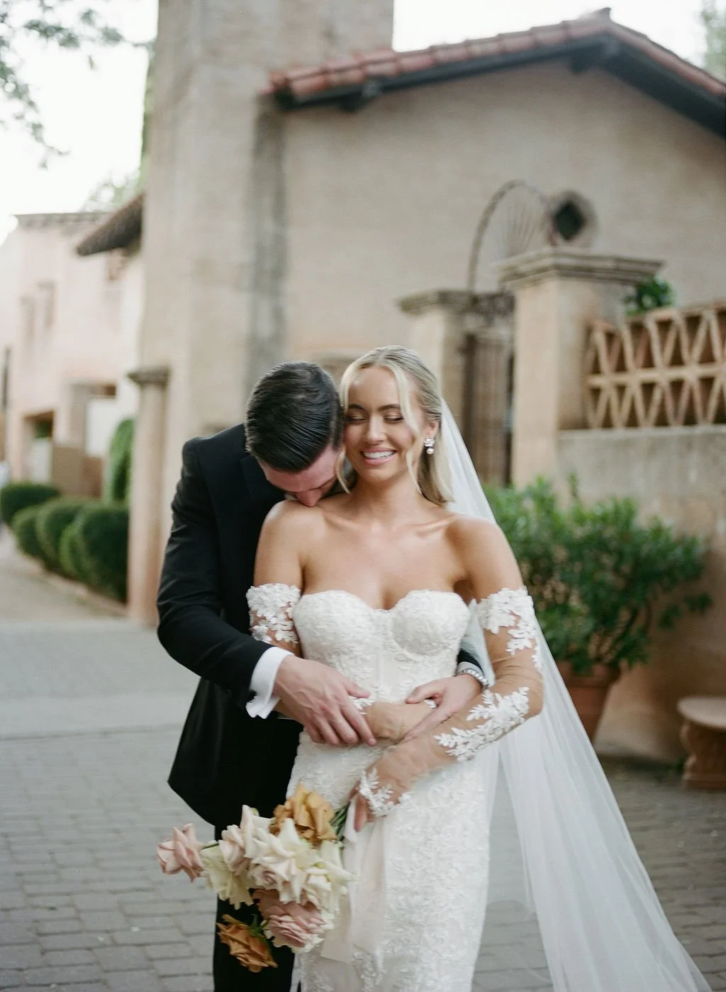 Kayley+Brock-ReneatTlaquepaque-Sedona-Wedding-SajePhotography-34.jpg