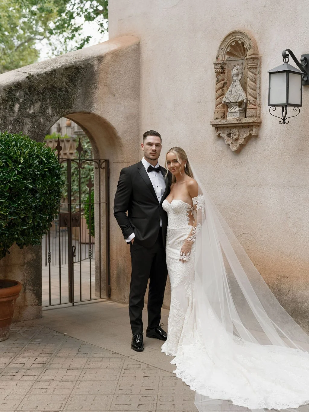 Kayley+Brock-ReneatTlaquepaque-Sedona-Wedding-SajePhotography-6.jpg