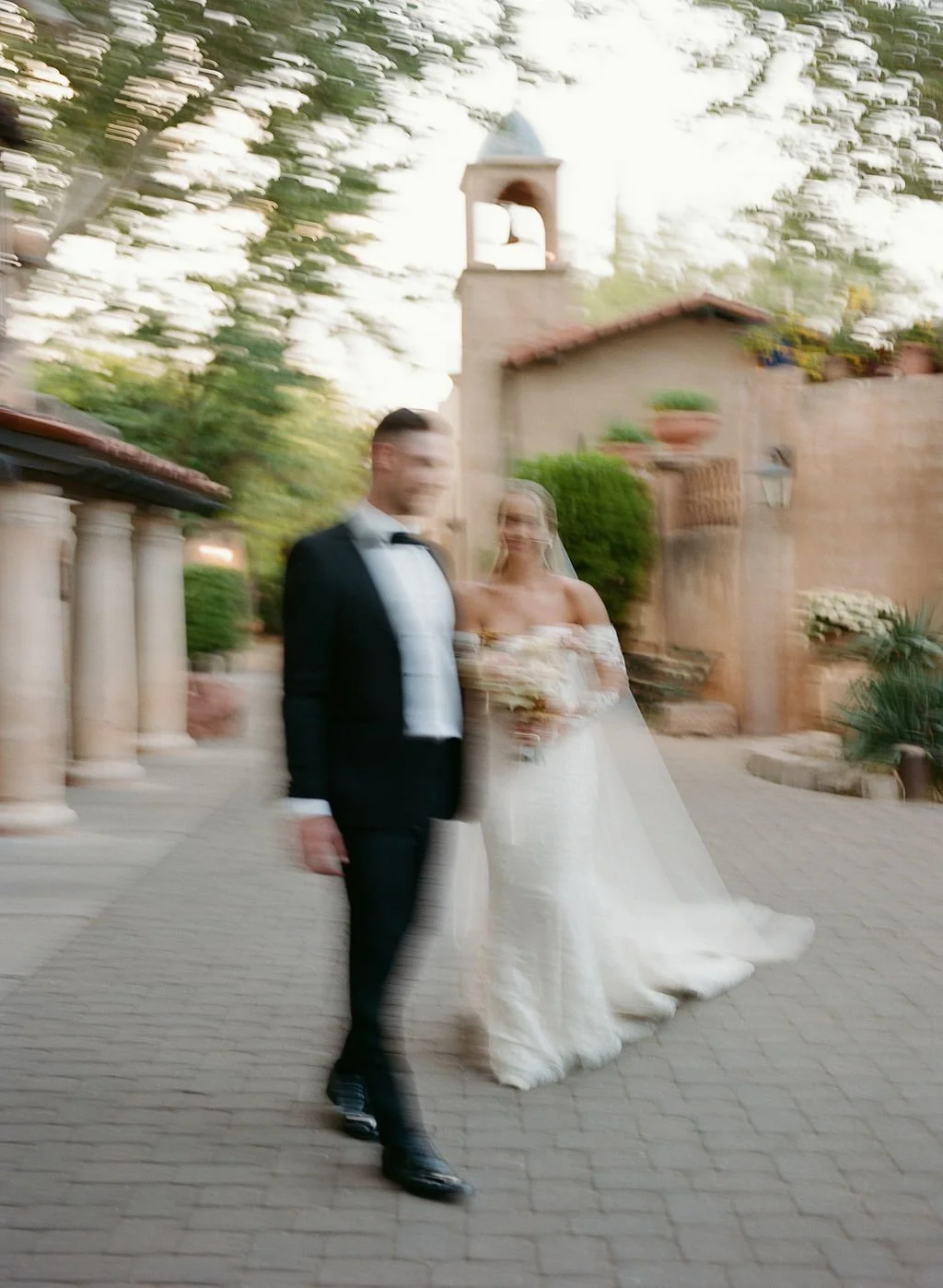 Kayley+Brock-ReneatTlaquepaque-Sedona-Wedding-SajePhotography-35.jpg