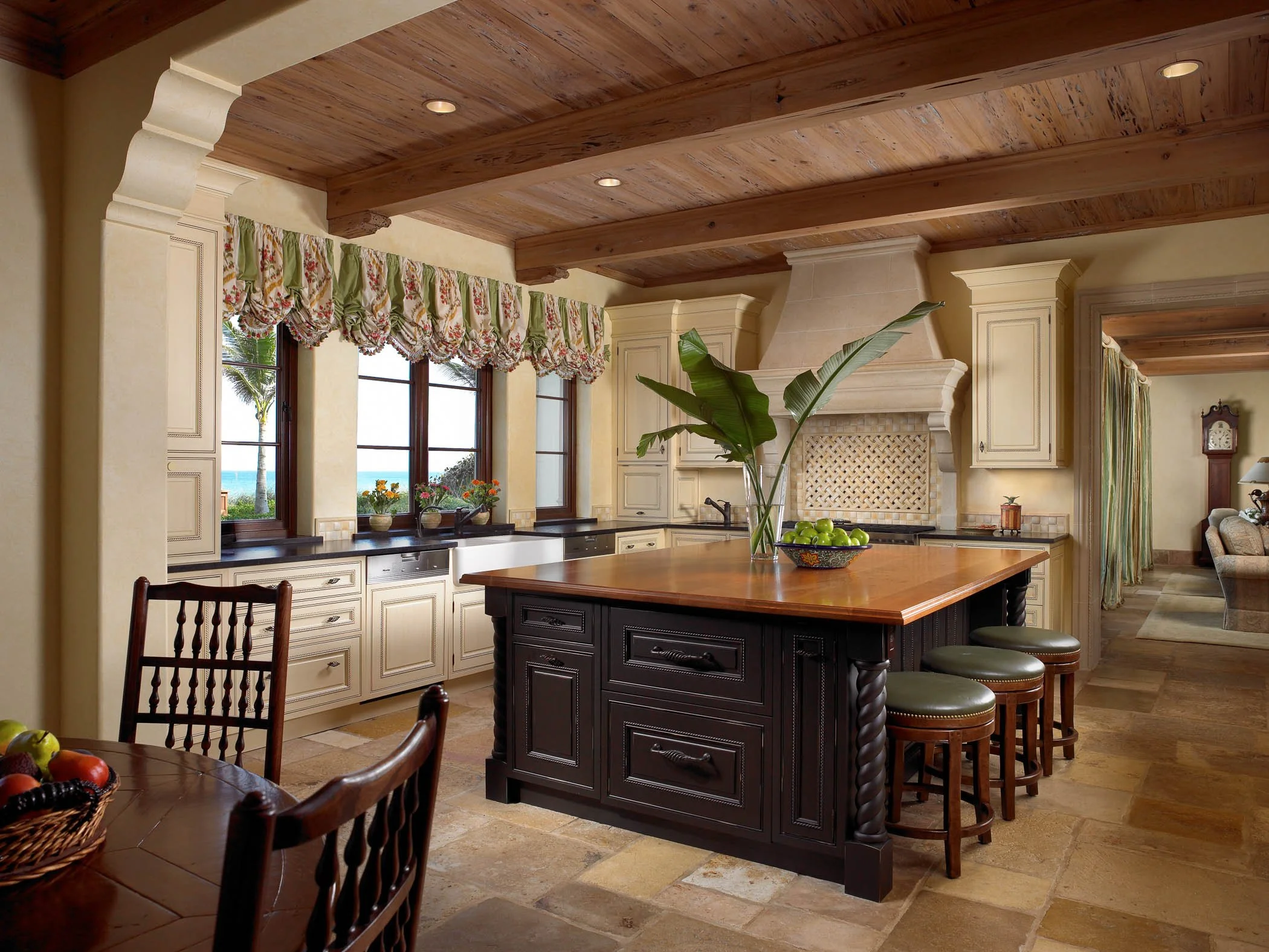 Linda-Ashley-Interiors-Ocean-Front-Jupiter-Florida-6.jpeg
