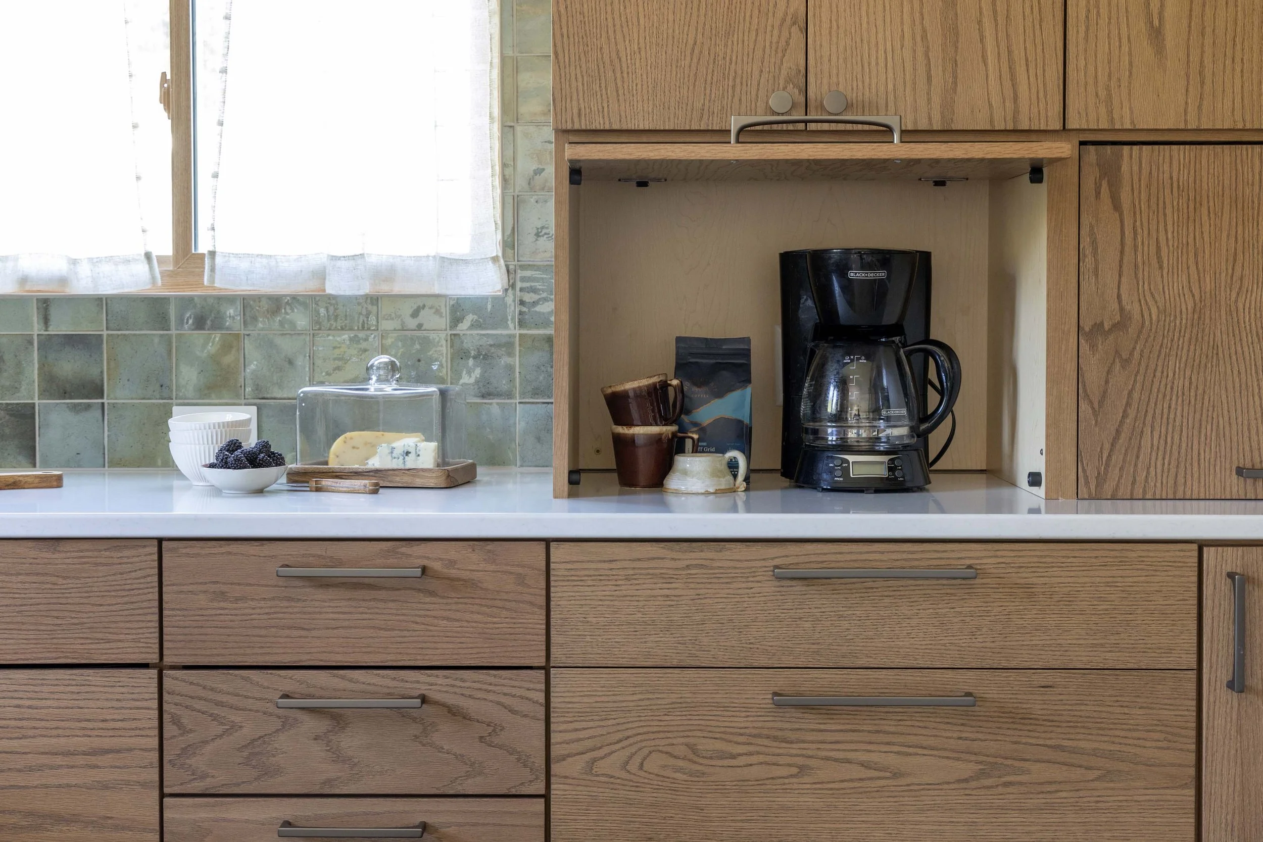 root-down-remodeling-kitcthen-appliancegarage2.jpg