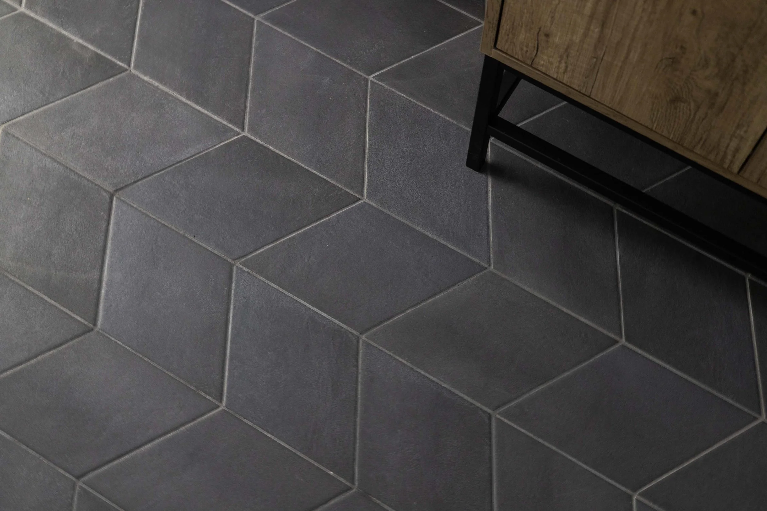root-down-remodeling-bathroom-tile-detailmonona-wisconsin.jpg