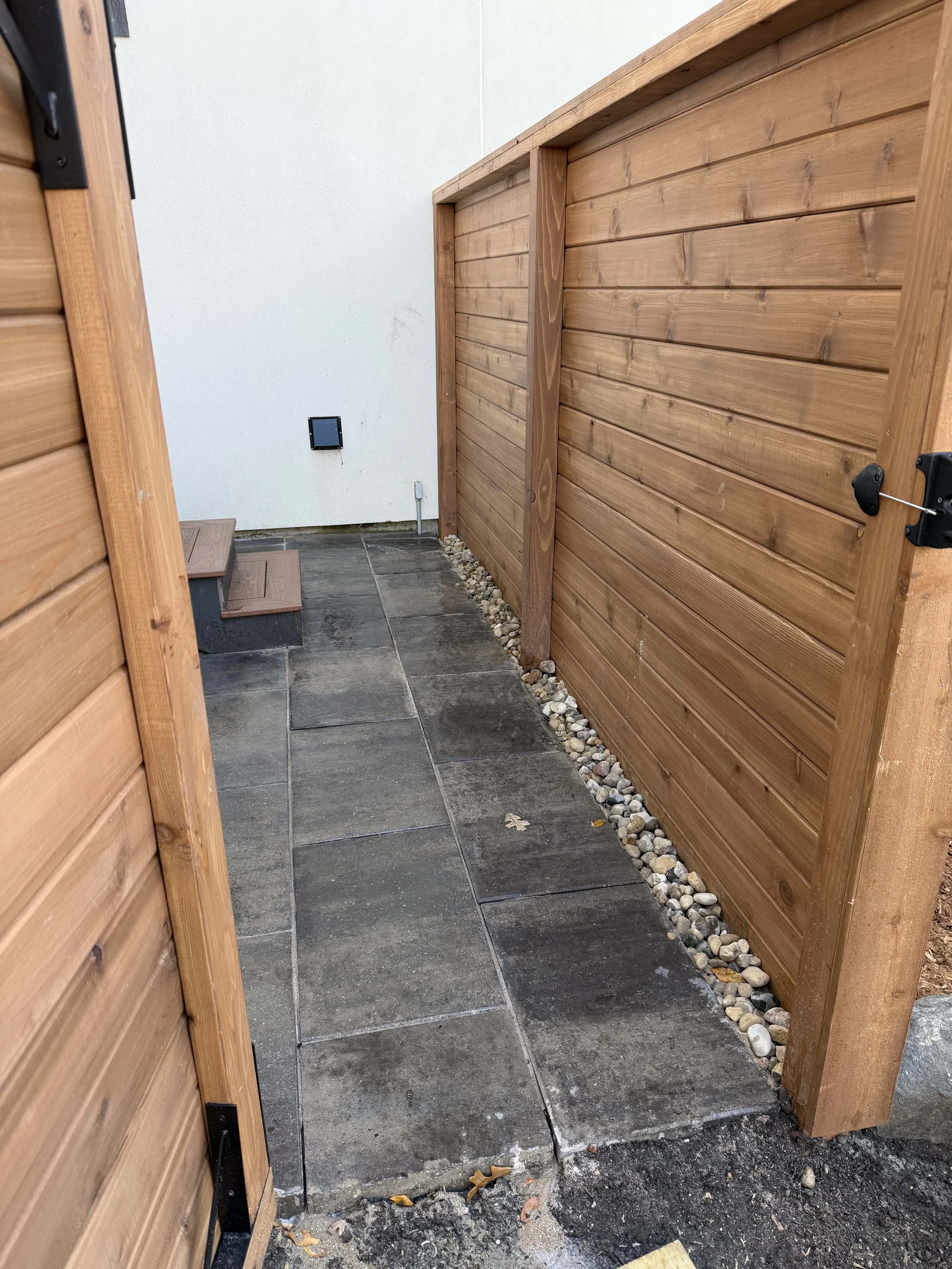 root-down-remodeling-Exterior-Fence-Dog-Run.jpg