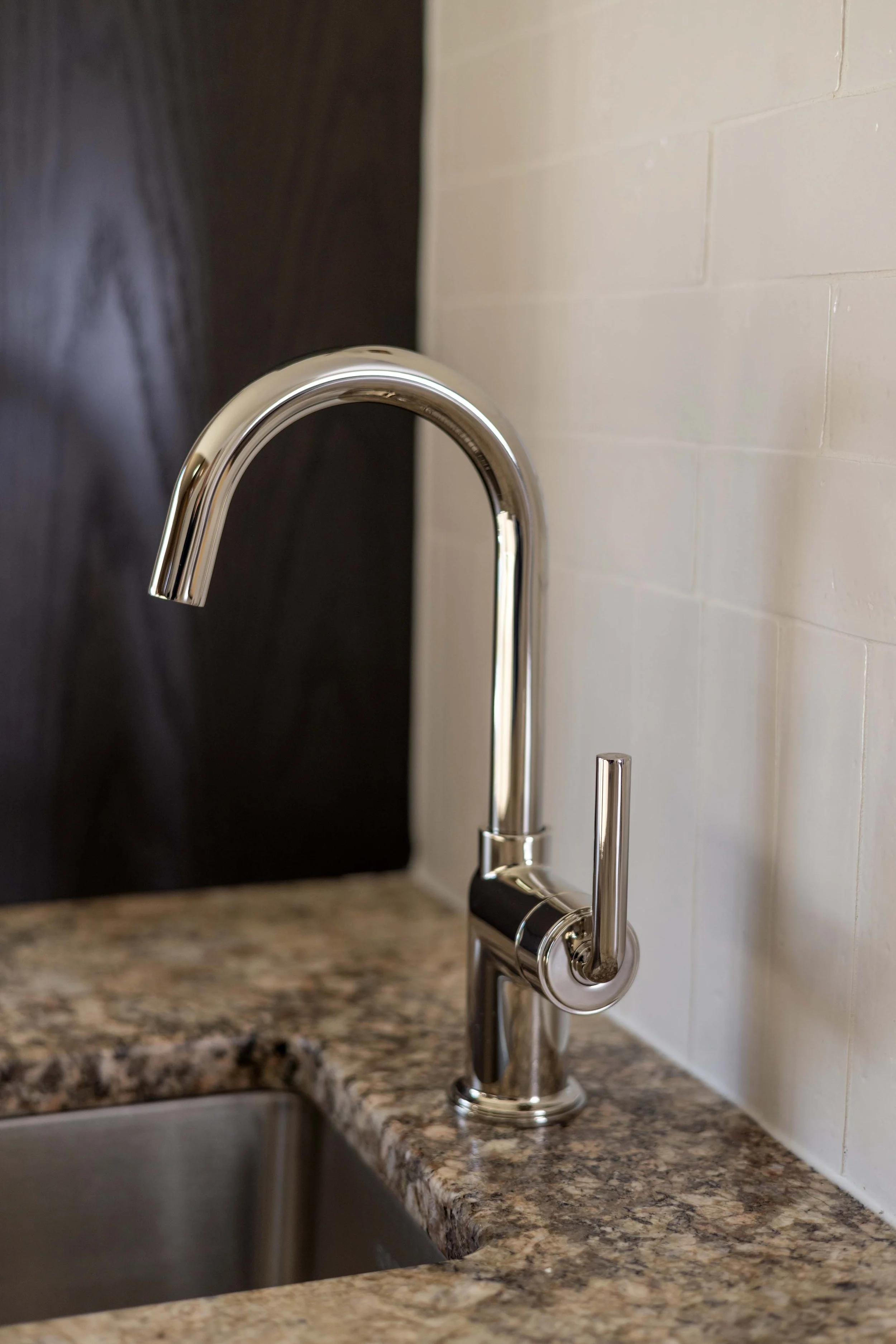 root-down-remodeling-kitchen-faucet-detail.jpg