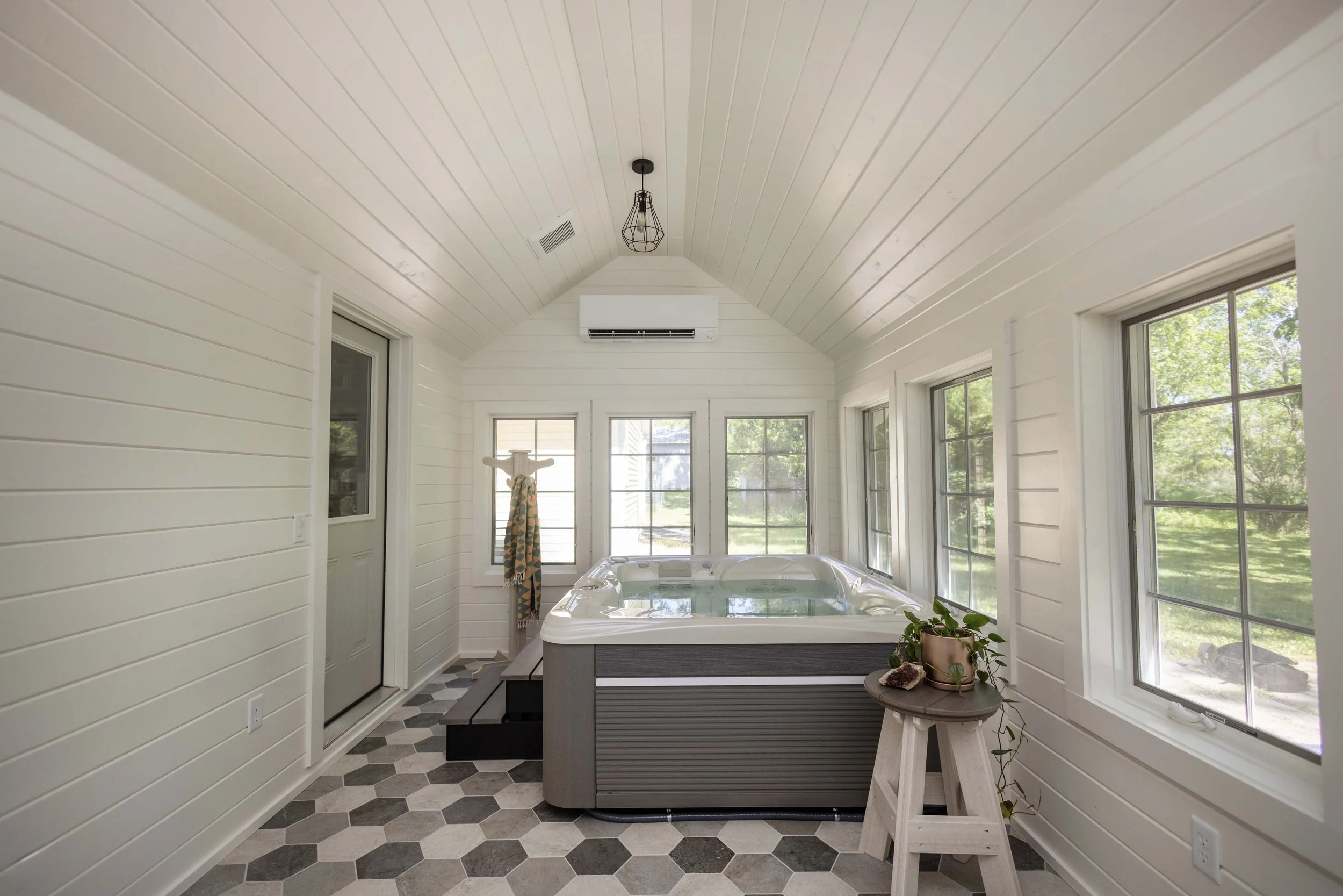 root-down-remodeling-hot-tub-spa-room.jpg