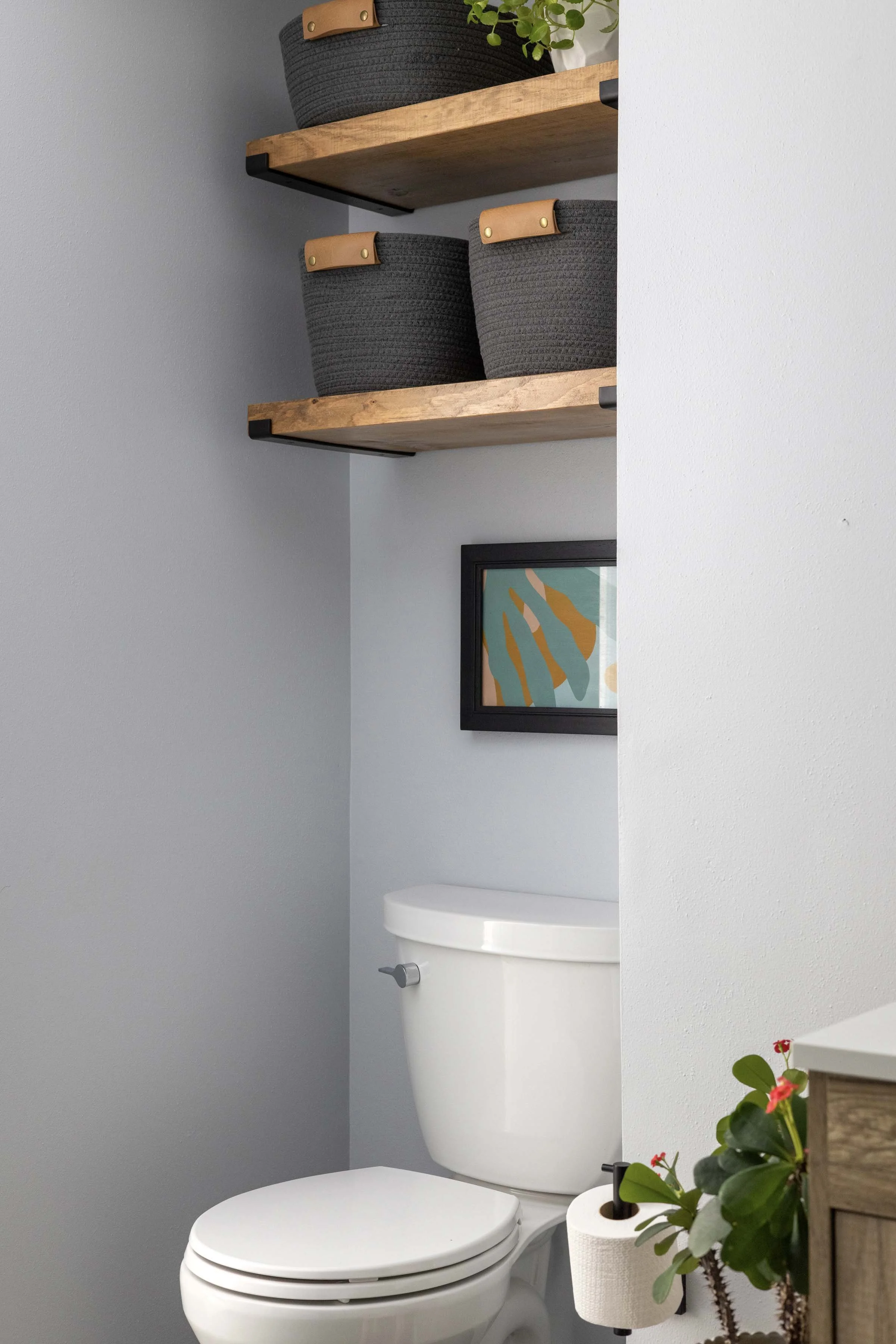 root-down-remodeling-bathroom-shelves-storagemonona-wisconsin.jpg