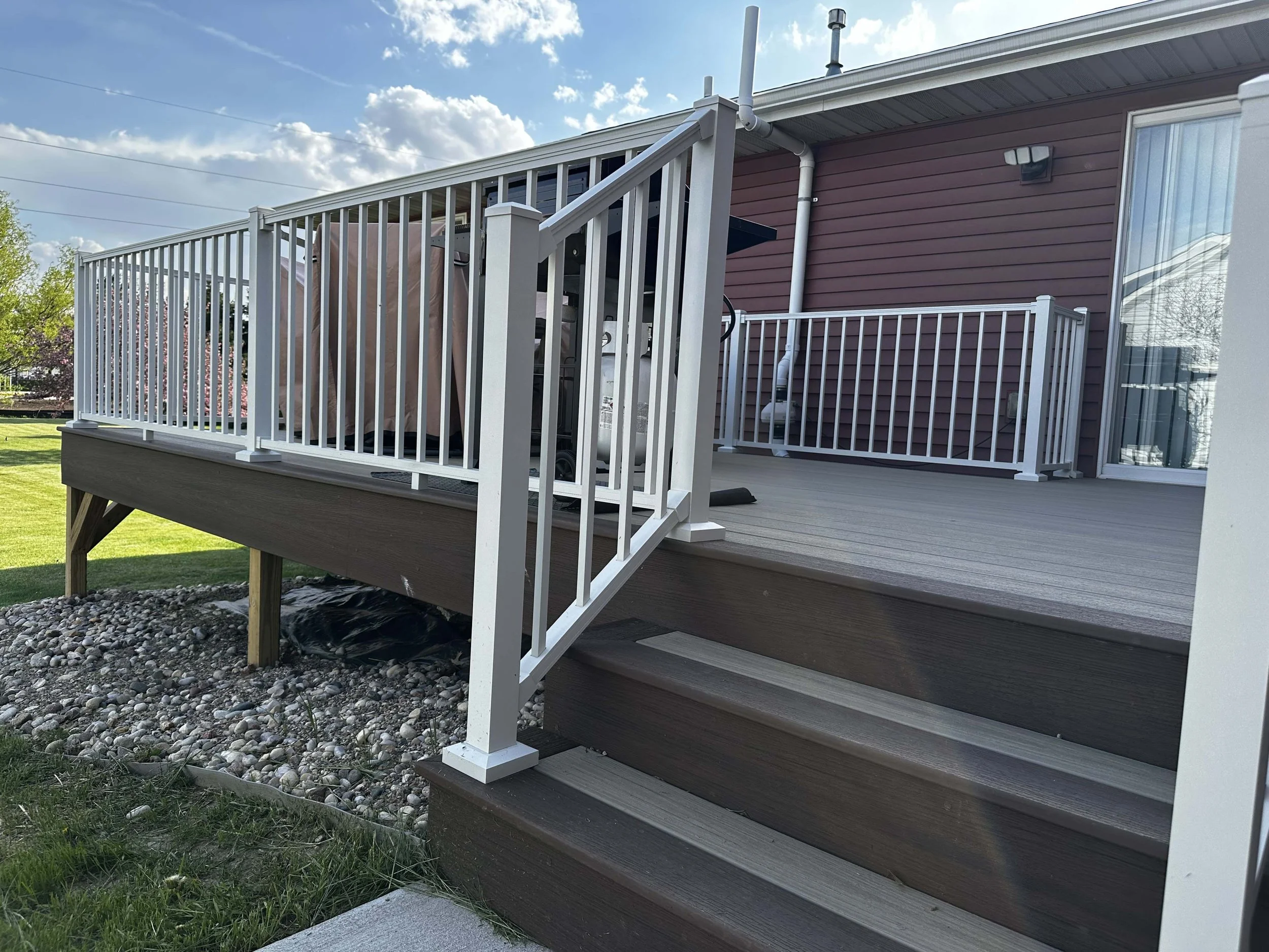 Evansville Picture Frame Composite Deck