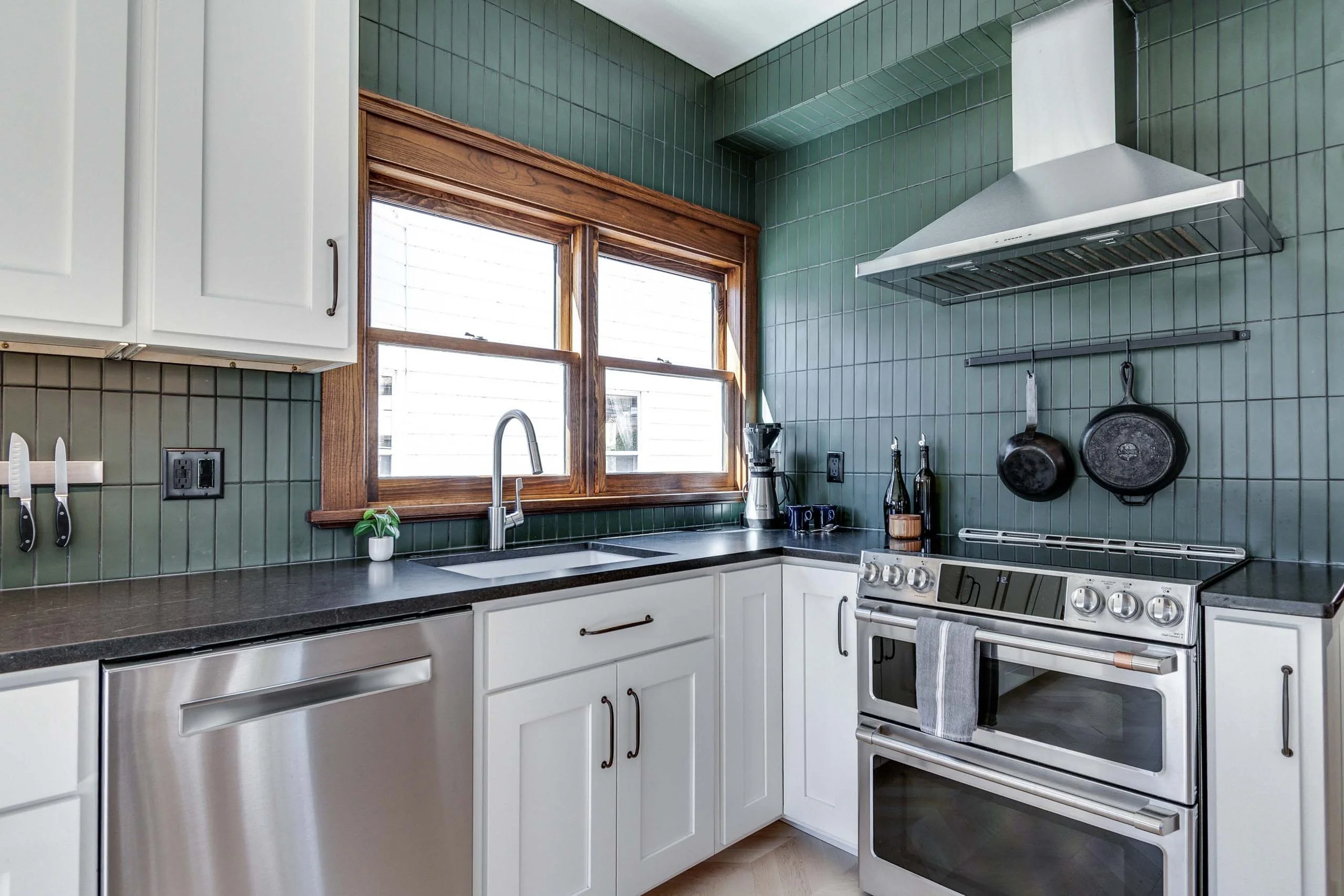 root-down-remodeling-kitchen-custom-millwork-cabinetry-backsplash(2).jpg