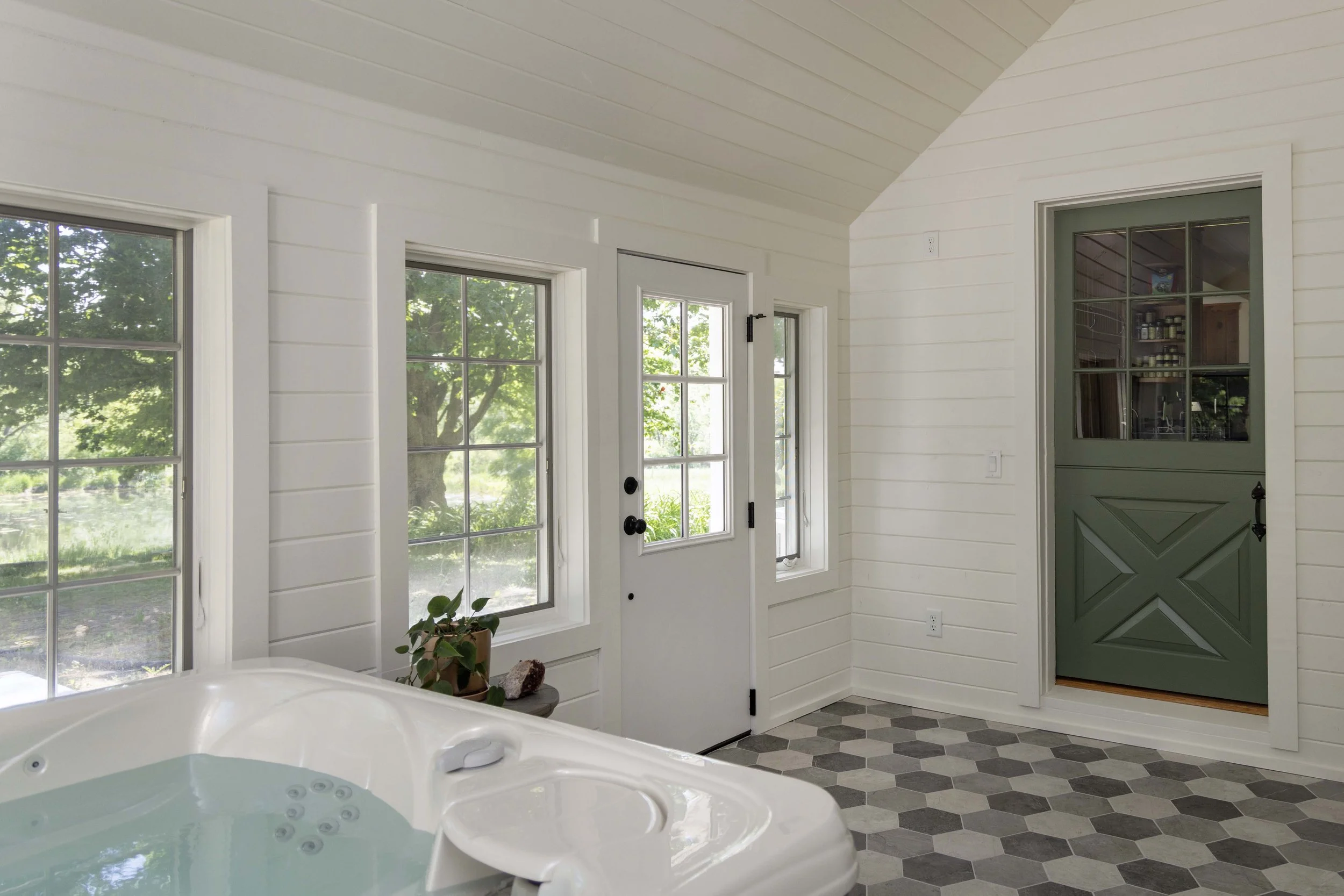 root-down-remodeling-sage-door-spa-room.jpg