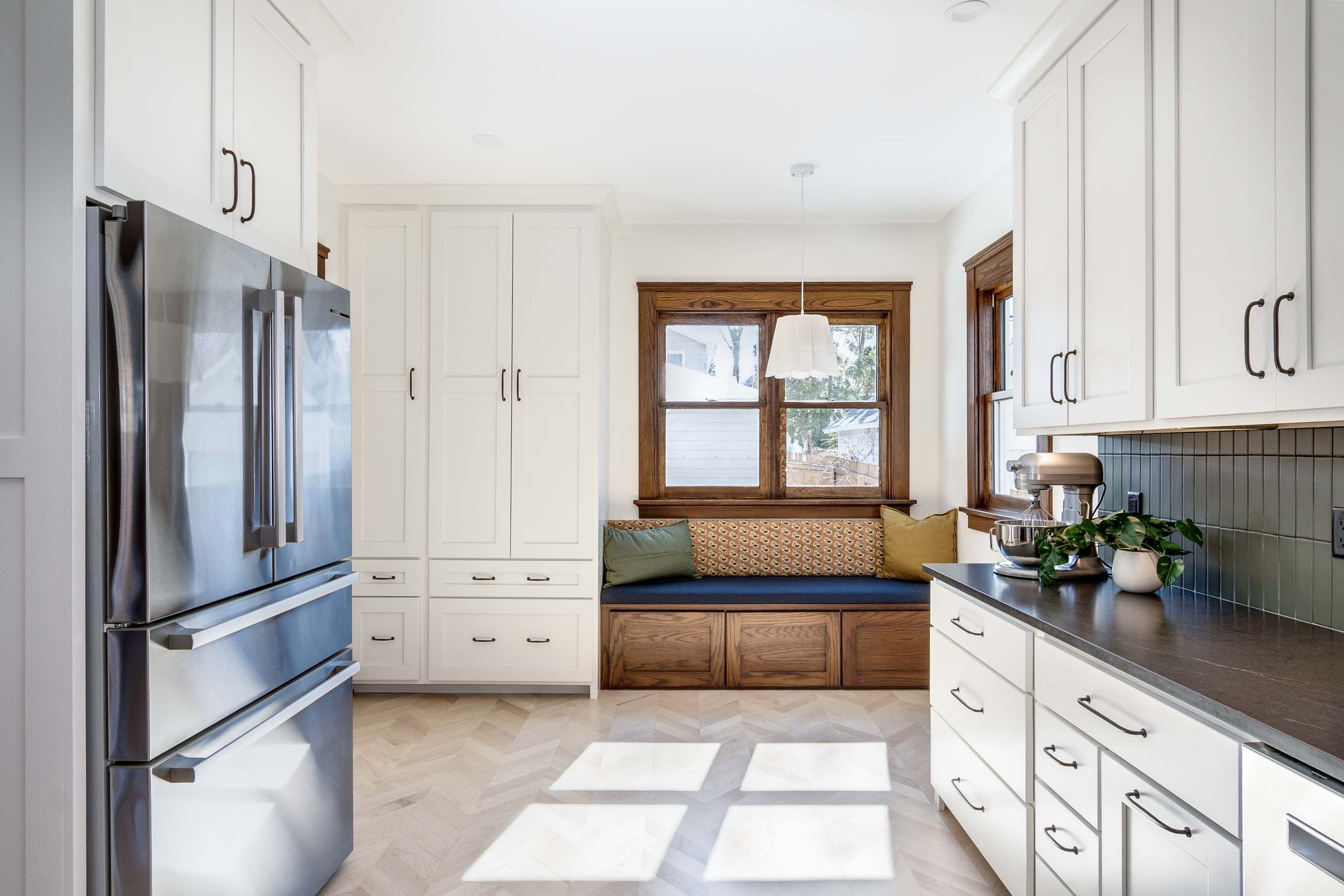 root-down-remodeling-kitchen-cabinetry-custom-millwork-seating.jpg