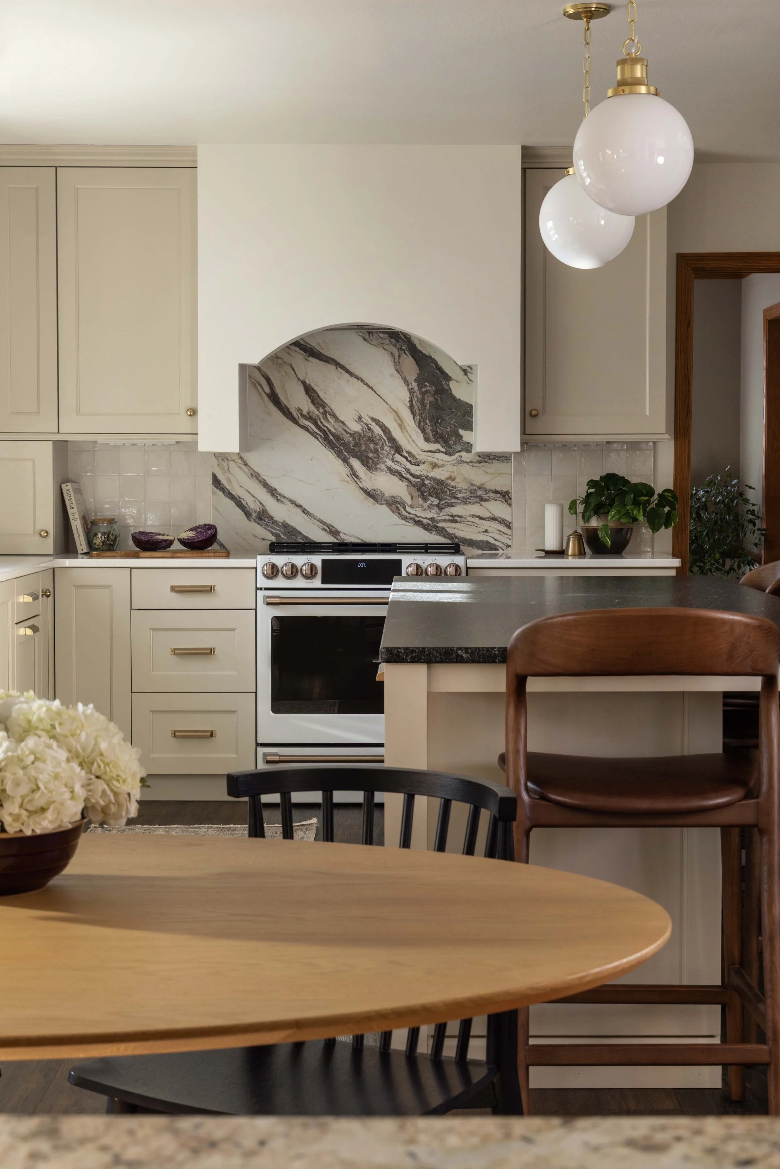 root-down-remodeling-kitchen-custom-rangehood.jpg