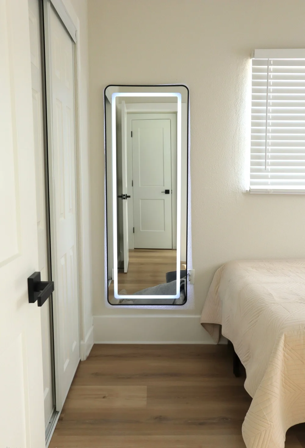 Full Bedroom