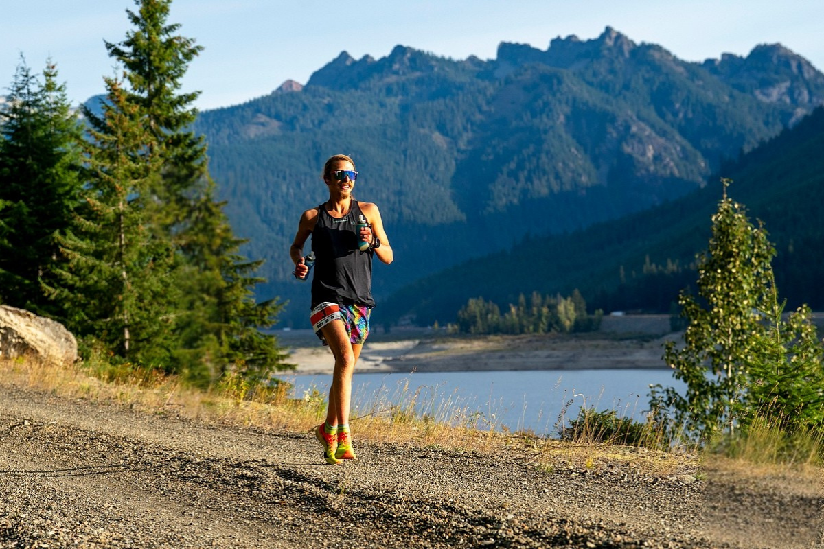 runners on ultra fest trail competing in ultramarathon in Easton Washington in Cascades