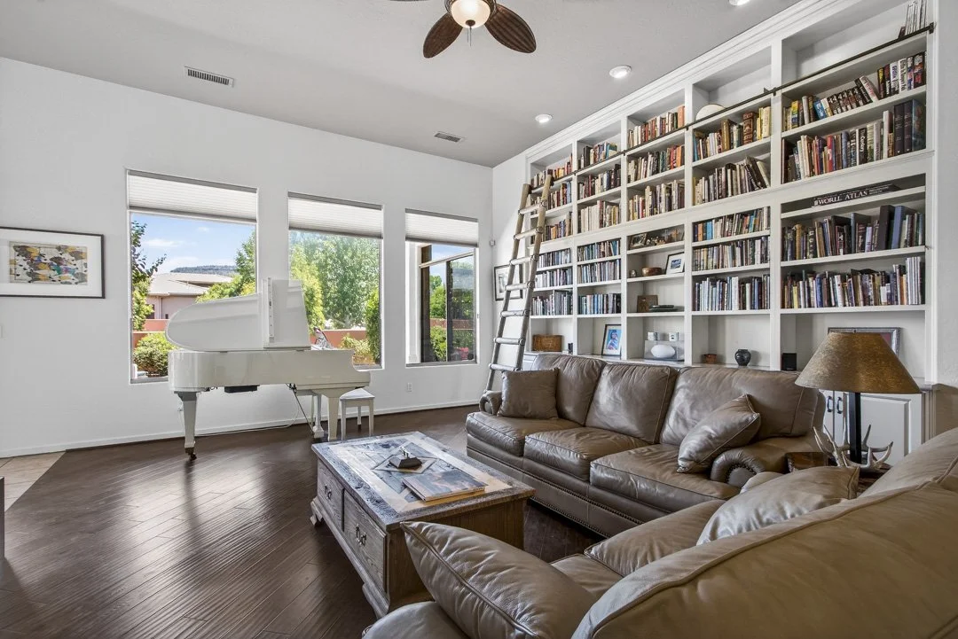 sedona-village-of-oak-creek-custom-home-living-room-5932.jpg