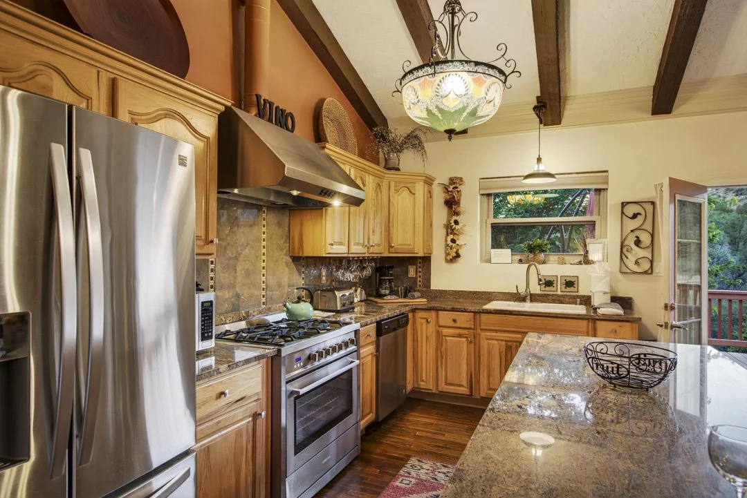 sedona-village-of-oak-creek-short-term-rental-kitchen-6620.jpg