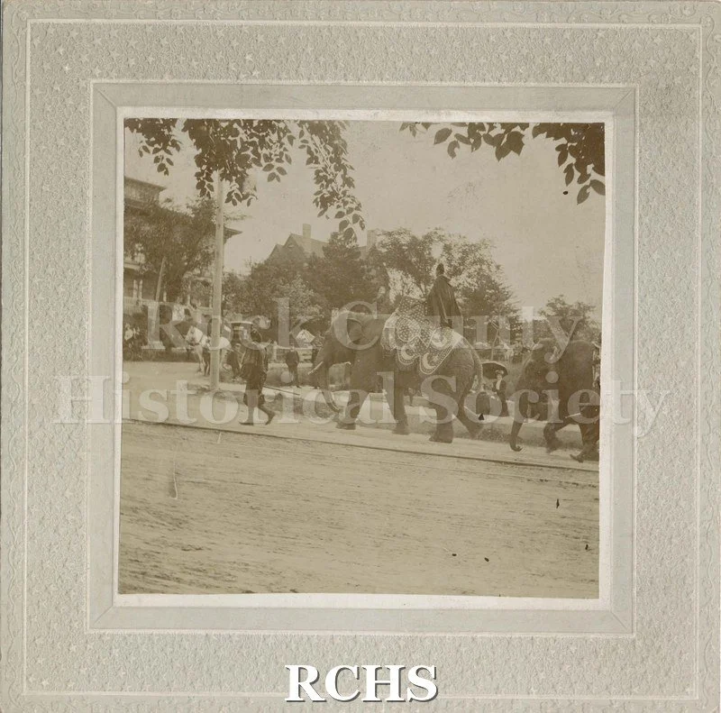 1979143-e417686dfdcdfe3fec2a91cb.jpg