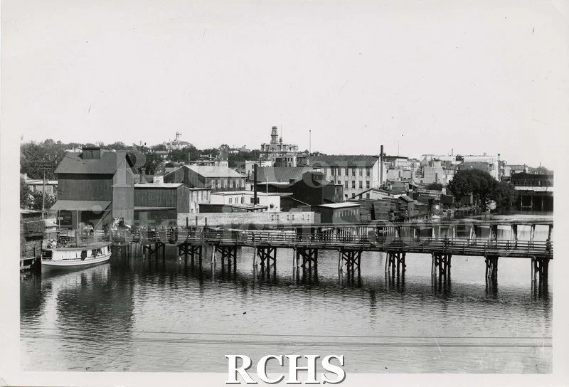 19517770c-584b6e898e529f32dfa88b5a.jpg