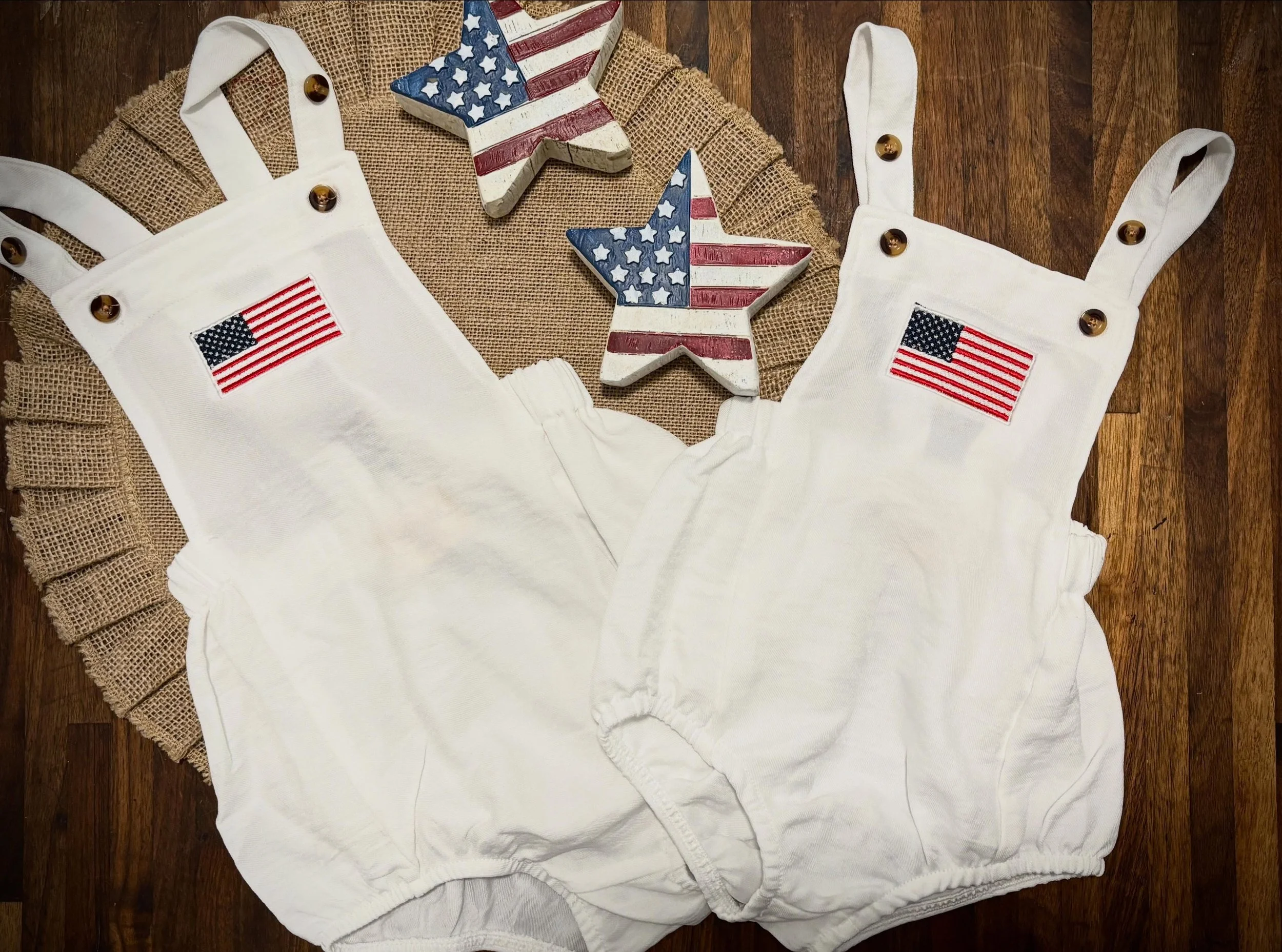 🇺🇸 LAST MINUTE FOURTH OF JULY SHOPPING 🇺🇸

I have just 3 embroidered flag rompers left!

❤️ 3&ndash;6M
🤍 6&ndash;12M
💙 12&ndash;18M

They&rsquo;re available now at @thelocal.deerpark ! If you need a specific size, send me a message and I&rsquo;