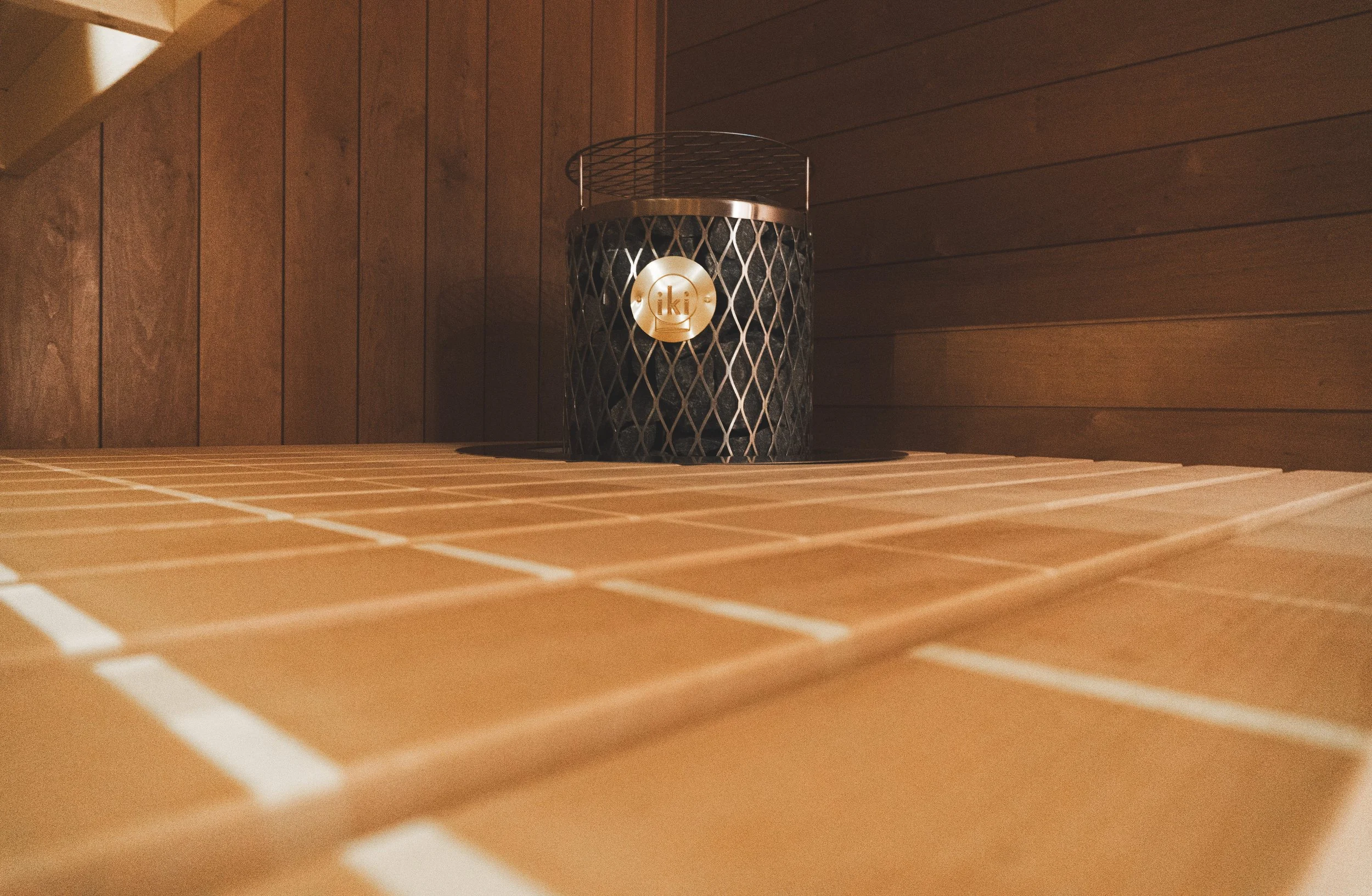 KAHN SAUNA - DESIGN + BUILD