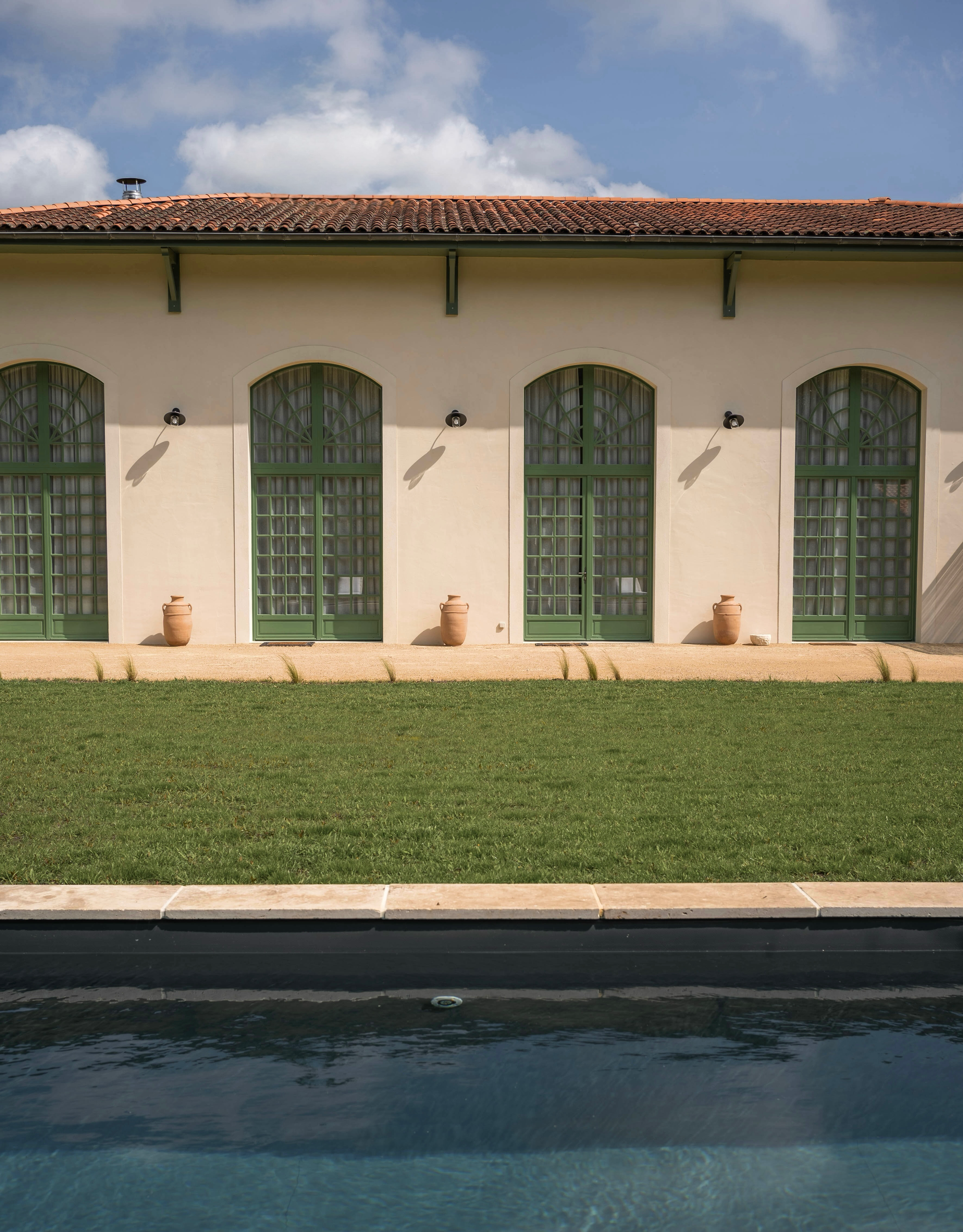 villa avec piscine.png