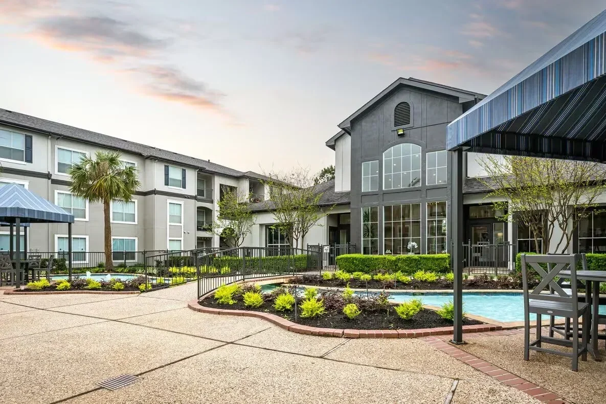 RR Living Assumes Management of Aura at Westchase in Houston, Texas