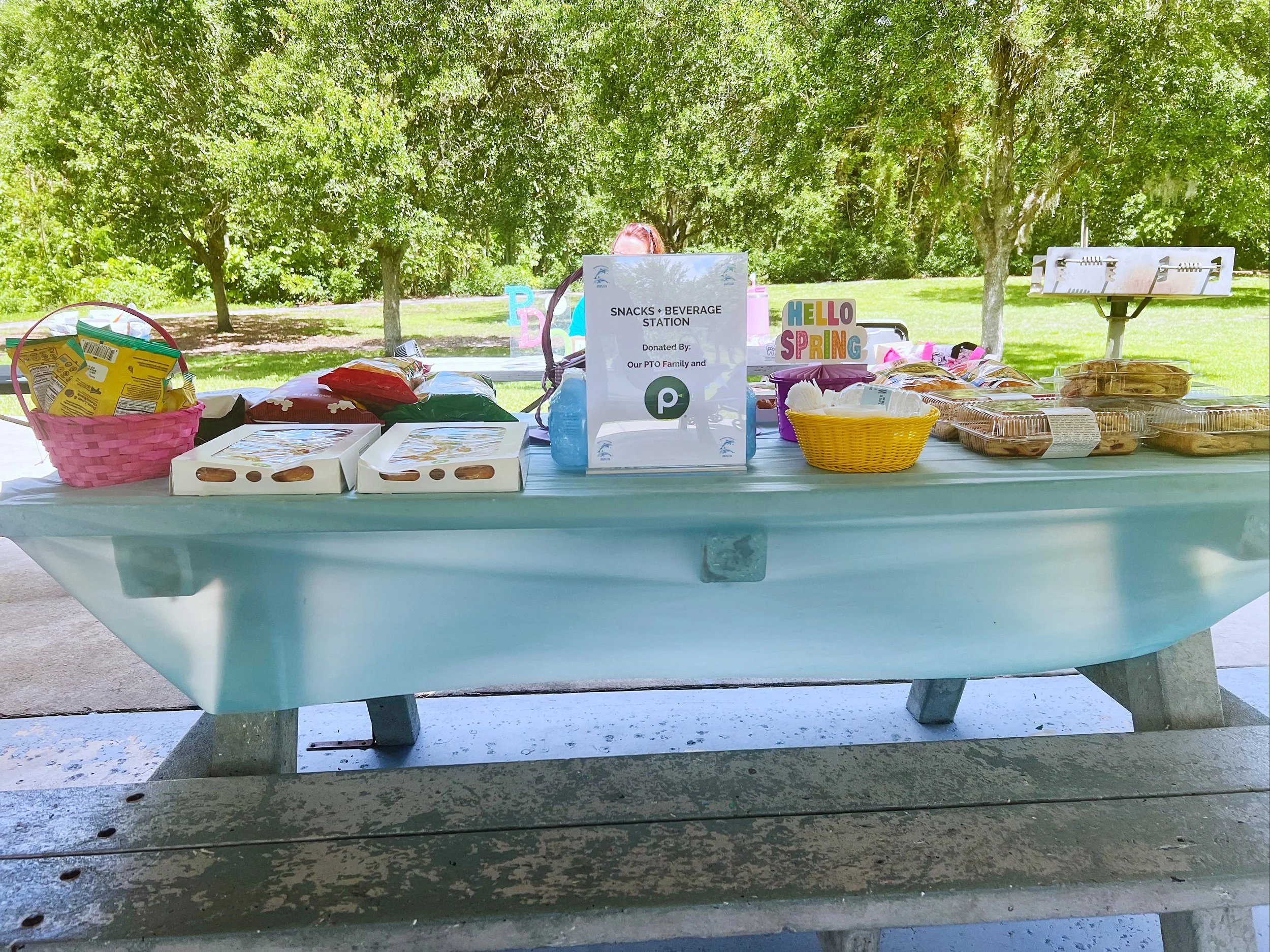 Publix snack and beverage station