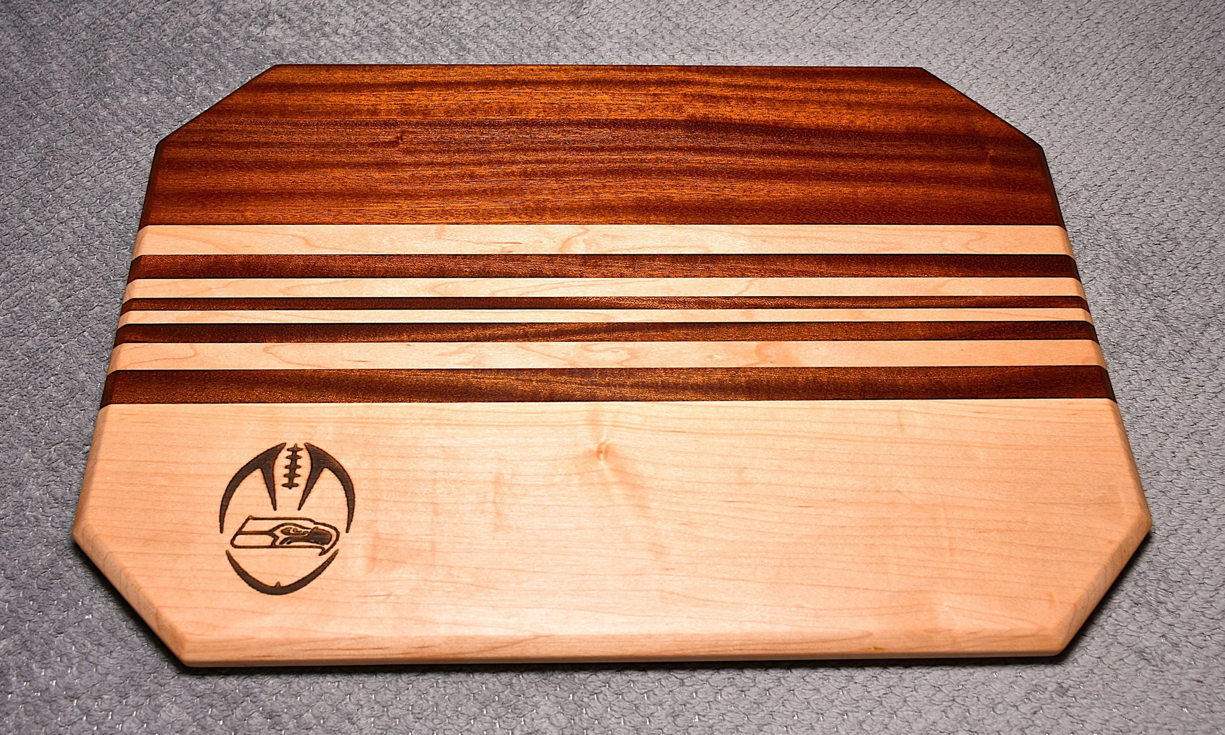 Octagon Cutting Board w/Seahawk & Non-Skid Feet (medium)