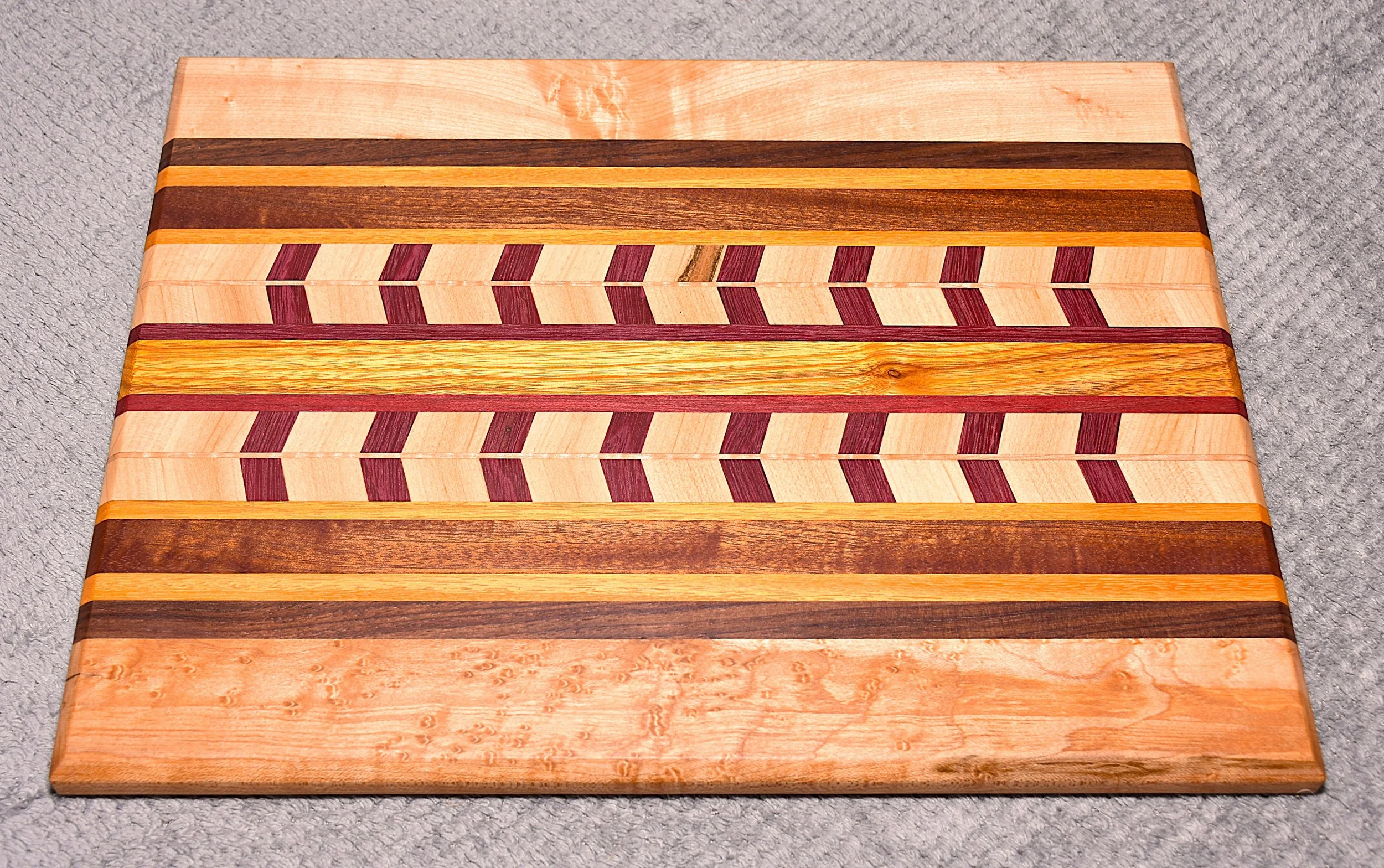 Cutting Board w/Chevron Pattern (medium)