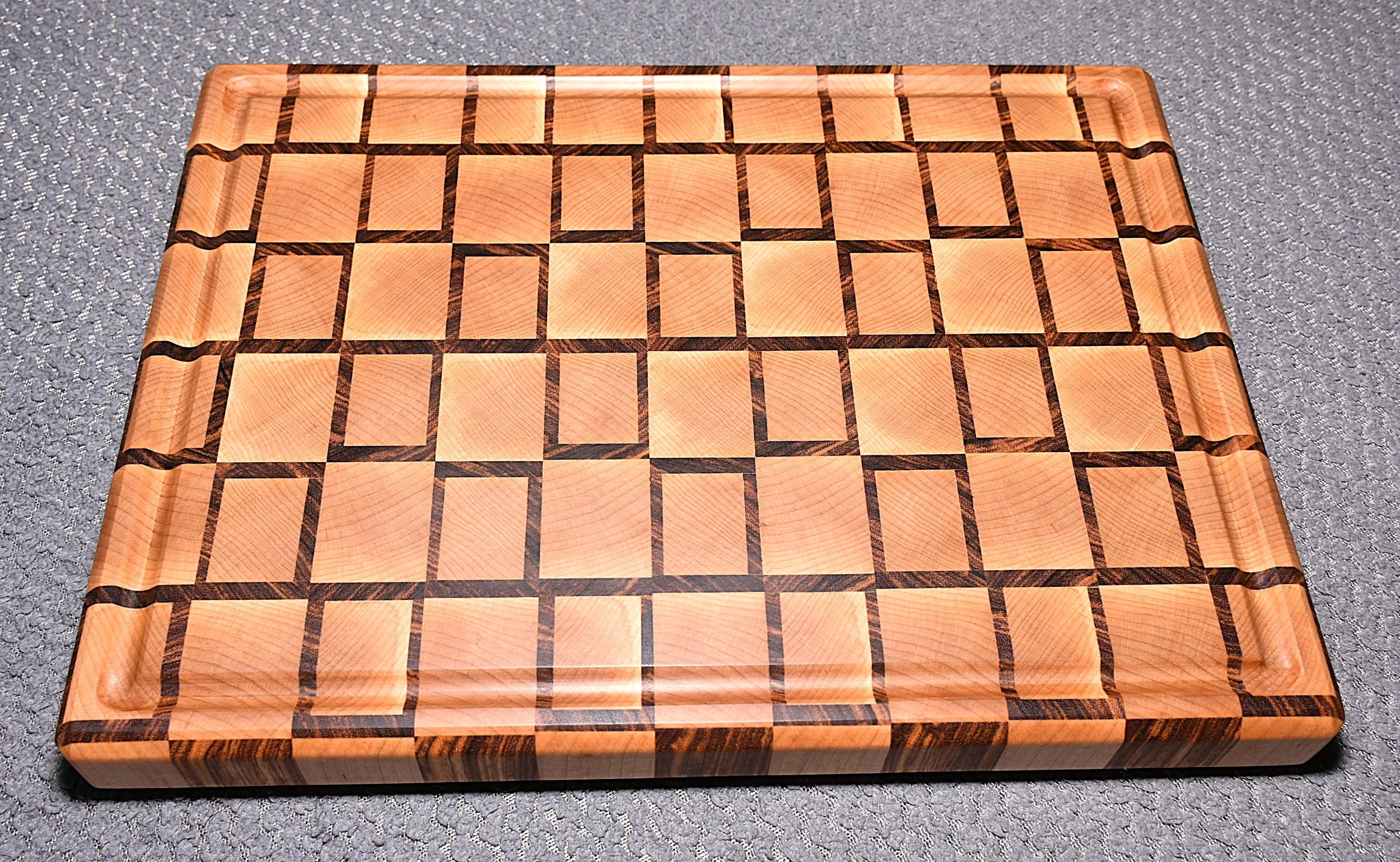 Cutting Board w/Non-Skid Feet (Large End Grain)