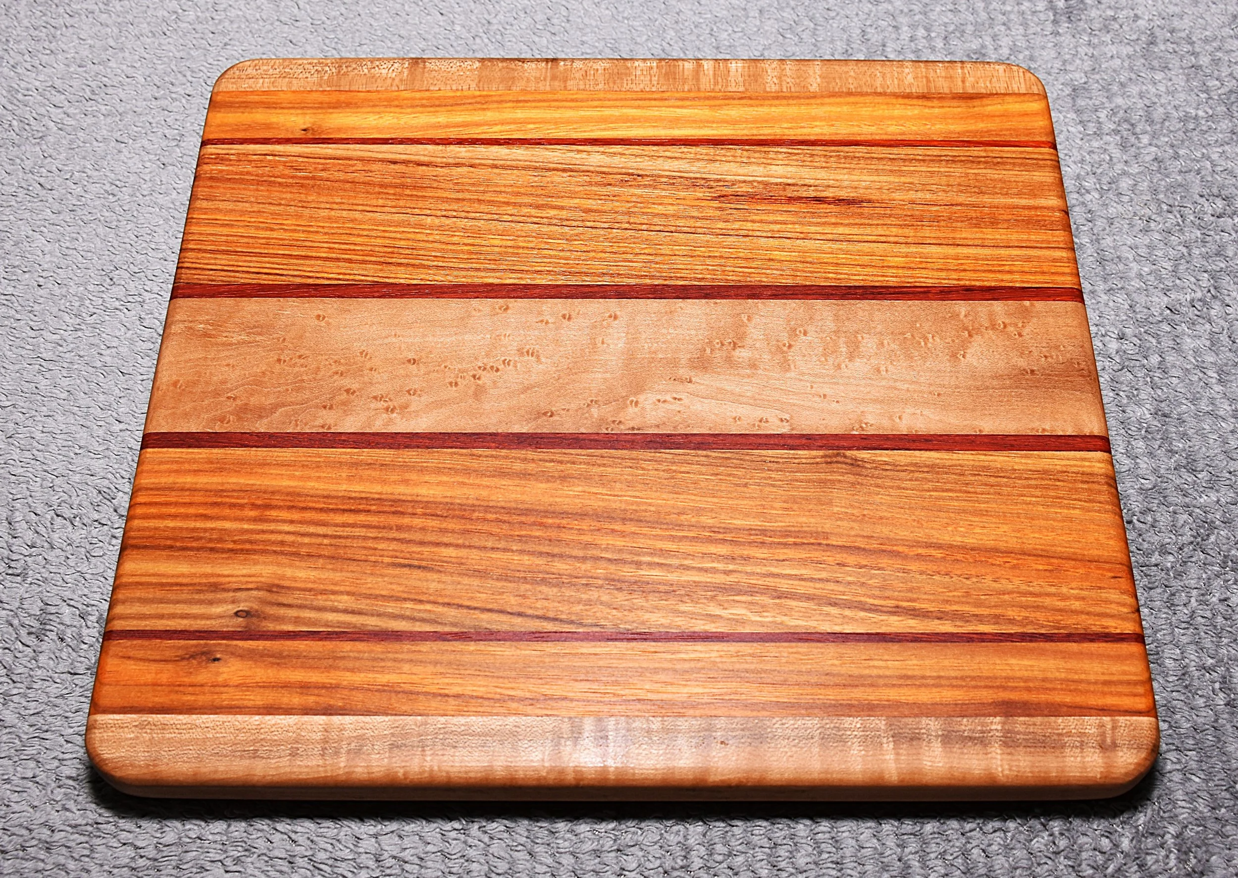 Cutting Board w/Non-Skid Feet (Small)