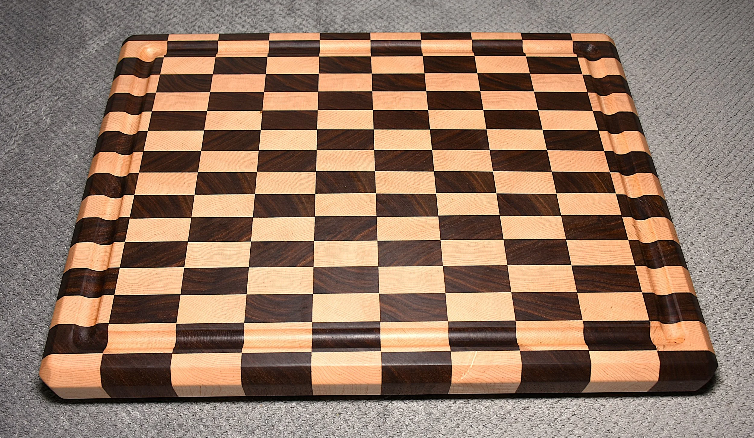 End Grain Cutting Board w/Juice Groove & Non-Skid Feet (large)