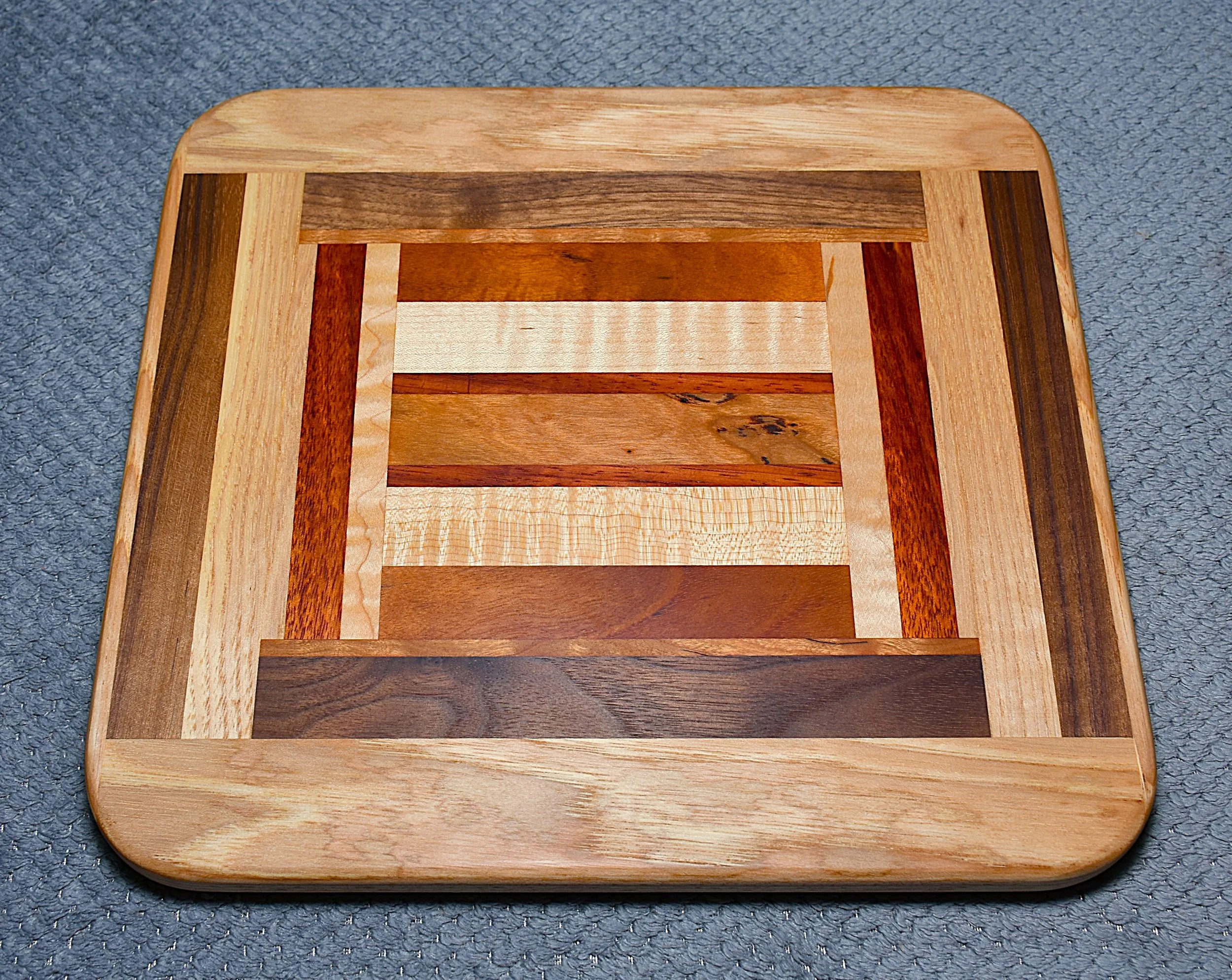Cutting Board w/Non-Skid Feet (small)