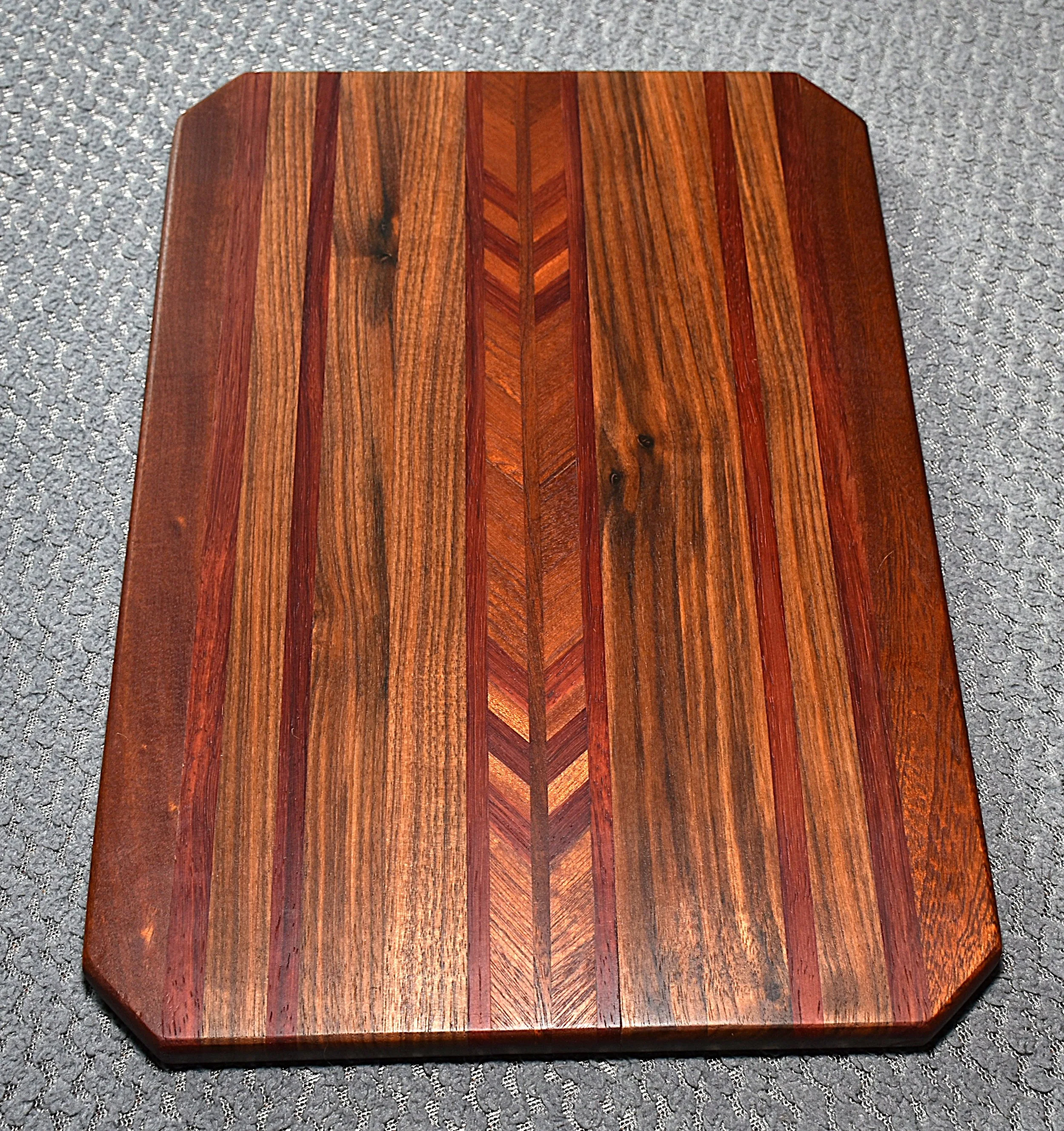 Charcuterie Board (small chevron pattern)