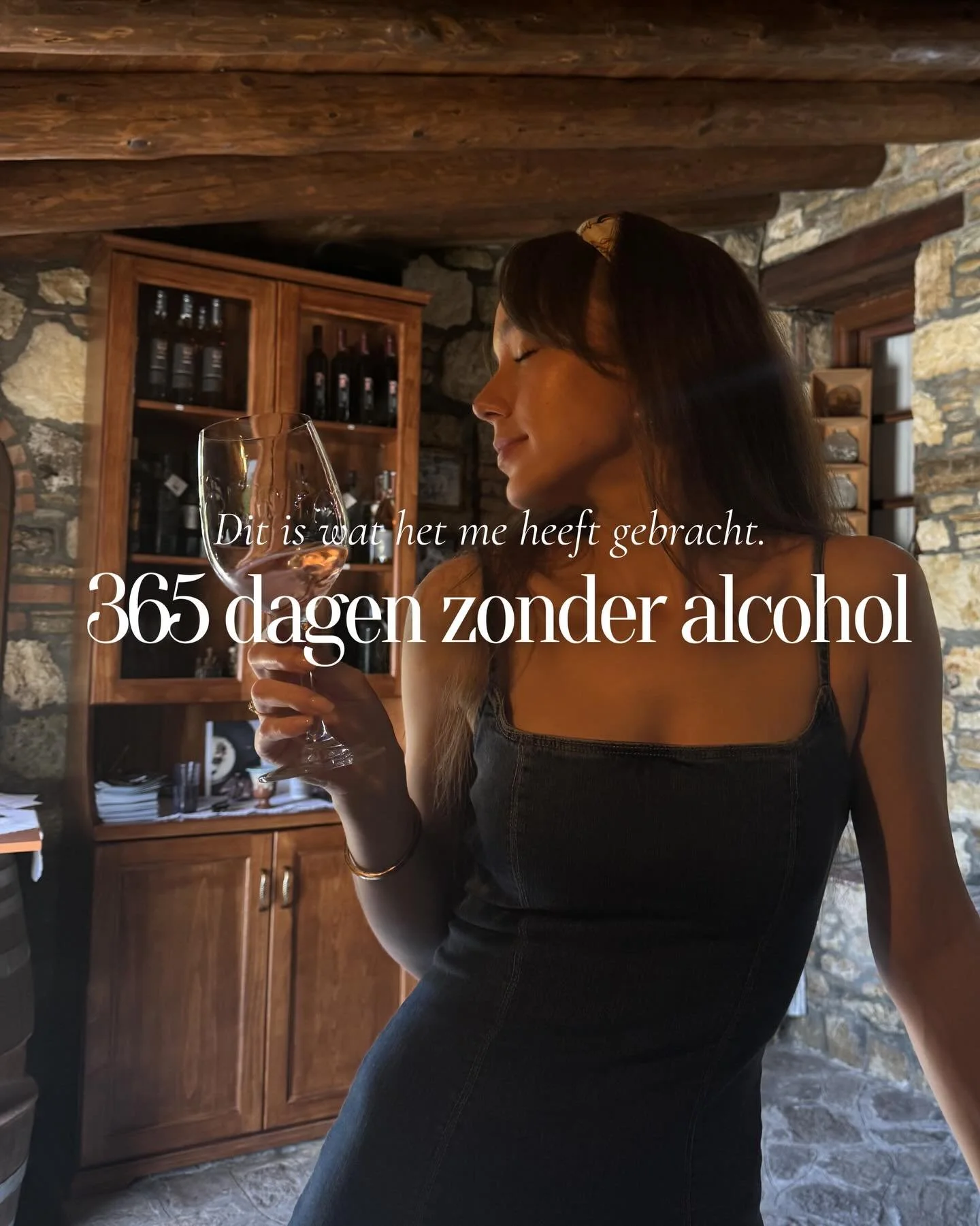 1 jaar geen alcohol. En eerlijk? IK VOEL MIJ TOP. Het moeilijkste was trouwens niet eens het stoppen.
Het moeilijkste was de sociale druk die eraan vastzit.
&ldquo;Doe toch gewoon mee.&rdquo; &ldquo;Eentje kan toch geen kwaad?&rdquo; &ldquo;Ben je zw