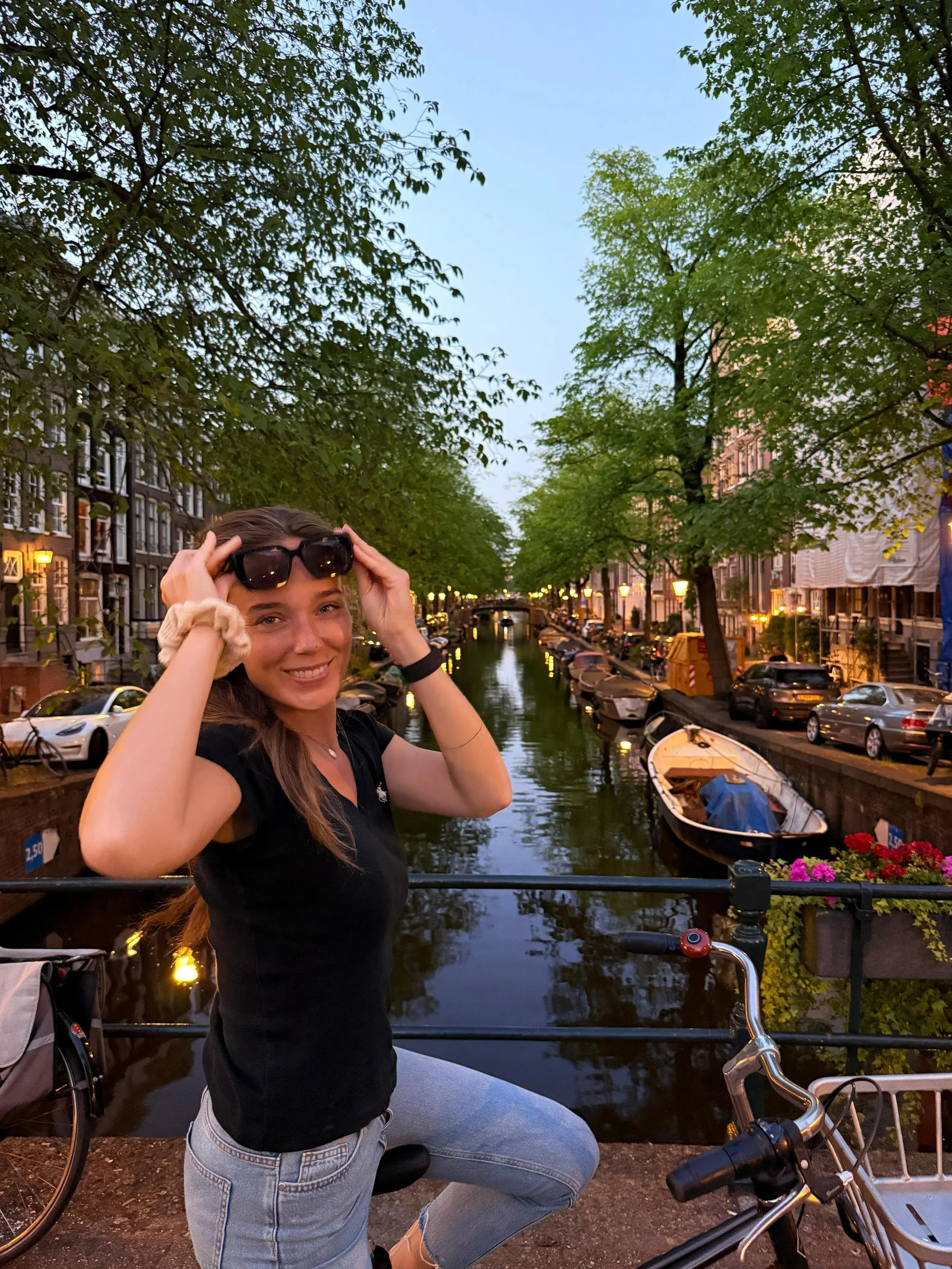 Mei, mei mei, van mij, wat was je mooi. Een maand vol lessen, nieuwe inzichten en bovenal: leren waarderen wat ik al heb. We kijken zo vaak naar wat beter kan of wat een ander heeft, maar deze maand besefte ik het weer: het gras is niet groener aan d