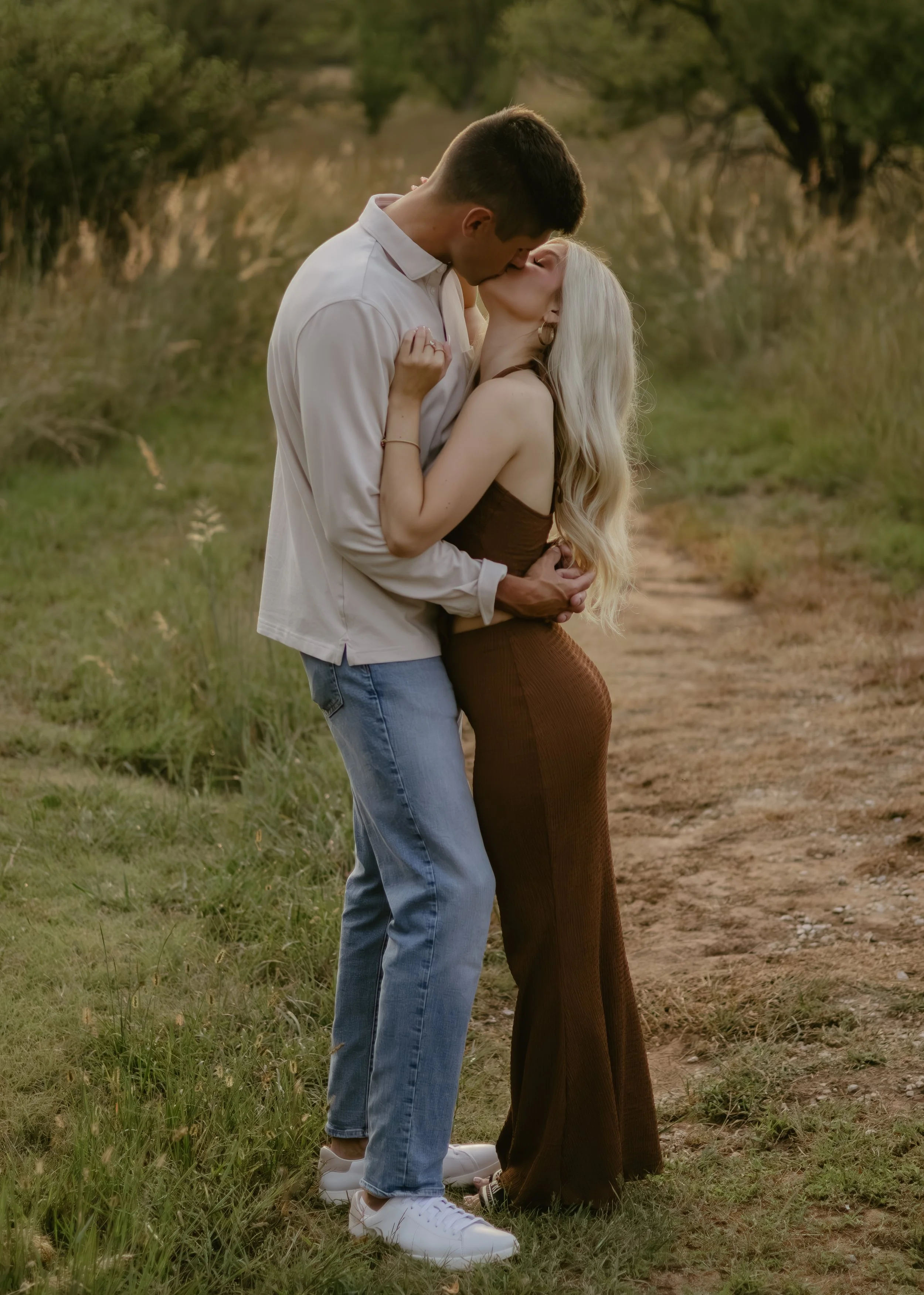Romantic couples photo by South Dakota photographer
