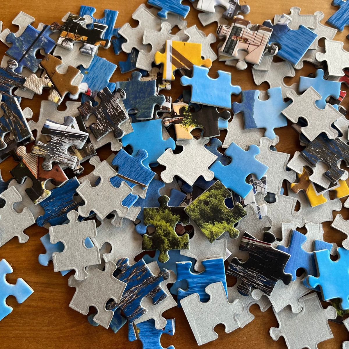 Puzzle pieces tabletop.png