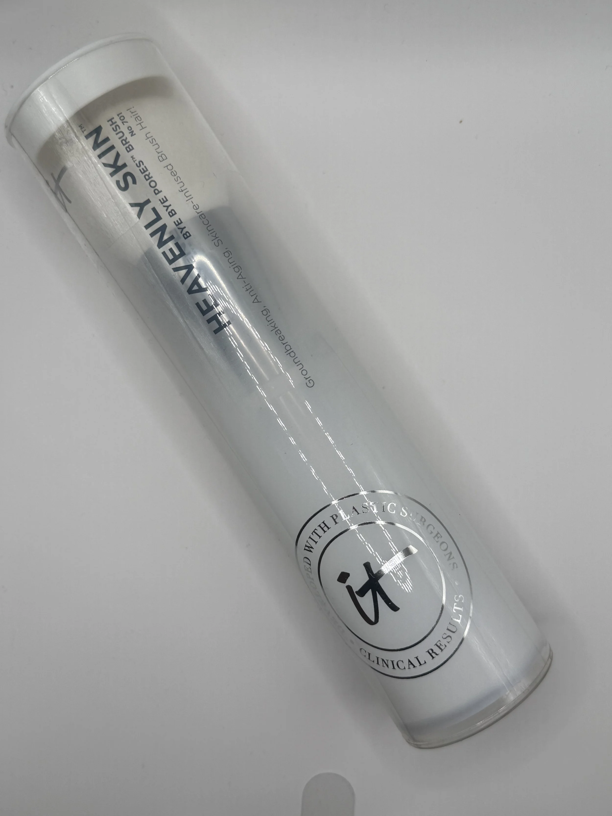 IT Cosmetics Heavenly Skin Bye Bye Pores Brush