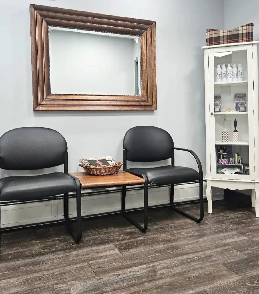 <img source='pic.gif' Alt='Lice clinic, waiting room, lice, lice shampoo, lice spray, lice check />
