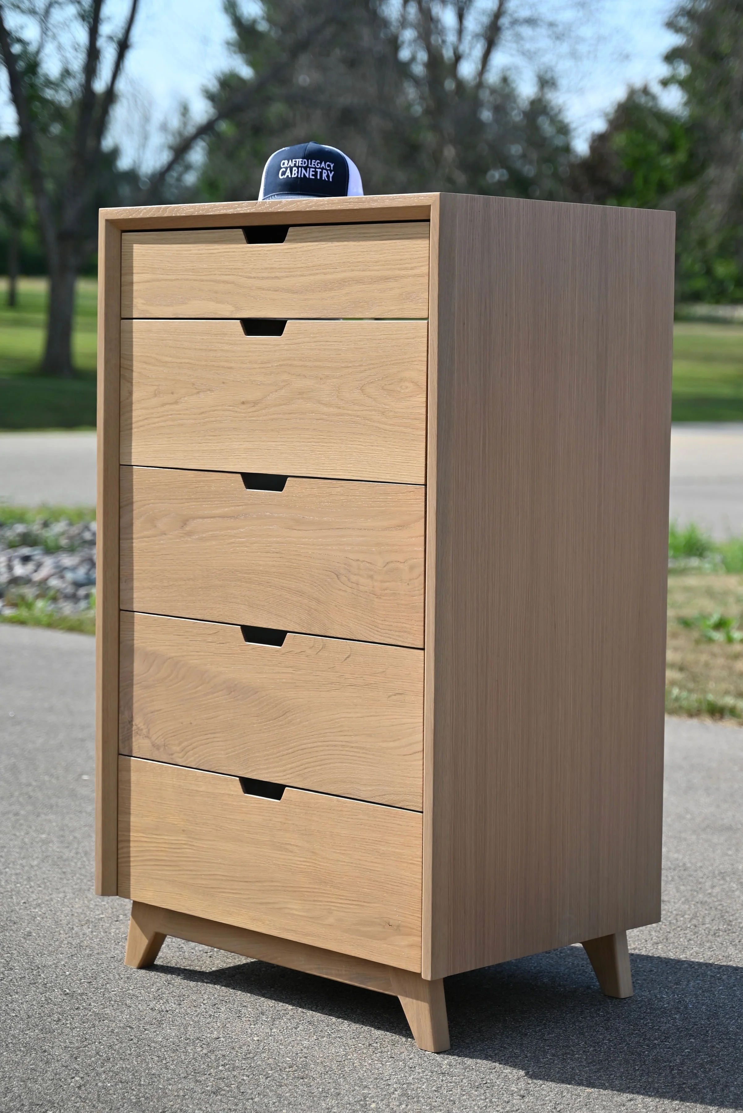 A wooden dresser with six drawers and angled legs. Mid century modern dresser. Avocado inspired
White oak dresser 
Minimalist dresser 
white oak dresser

Handcrafted
Minimalist furniture
