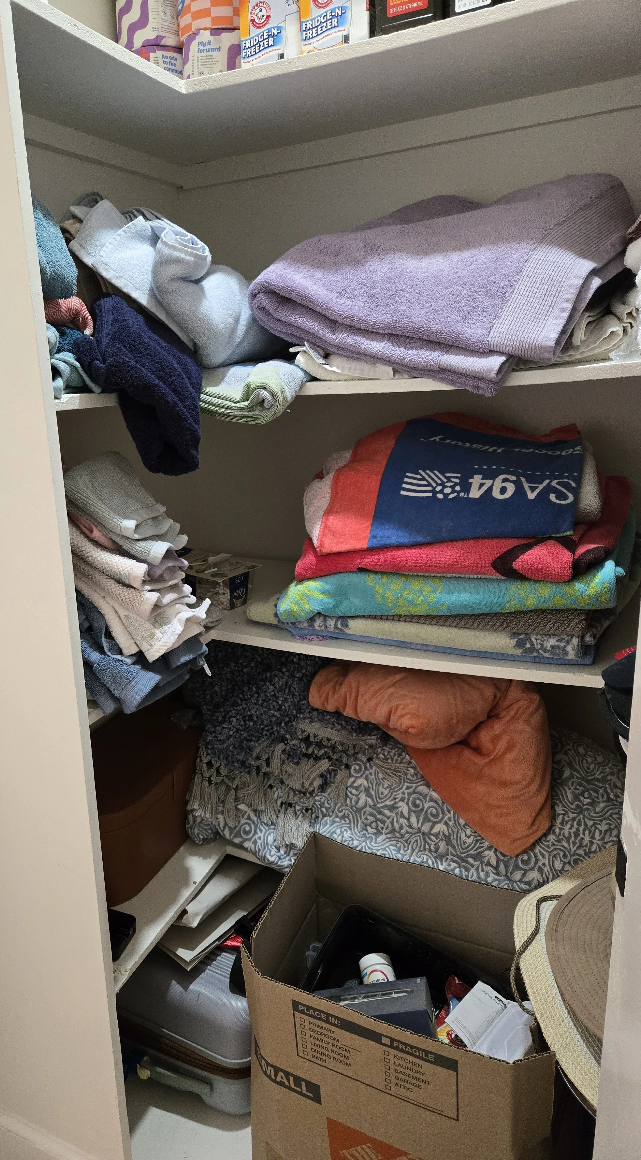 LINEN CLOSET BEFORE