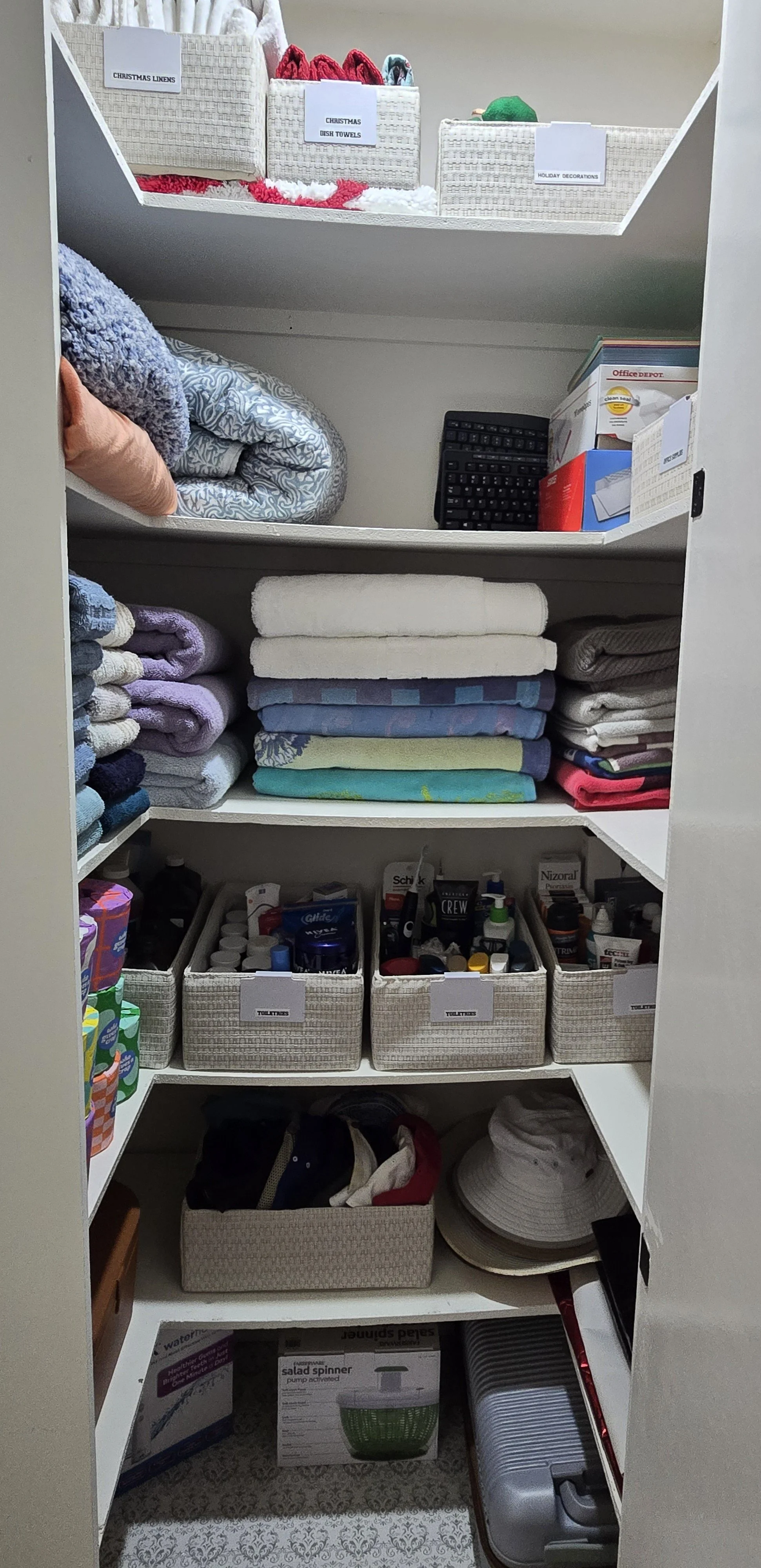 LINEN CLOSET AFTER