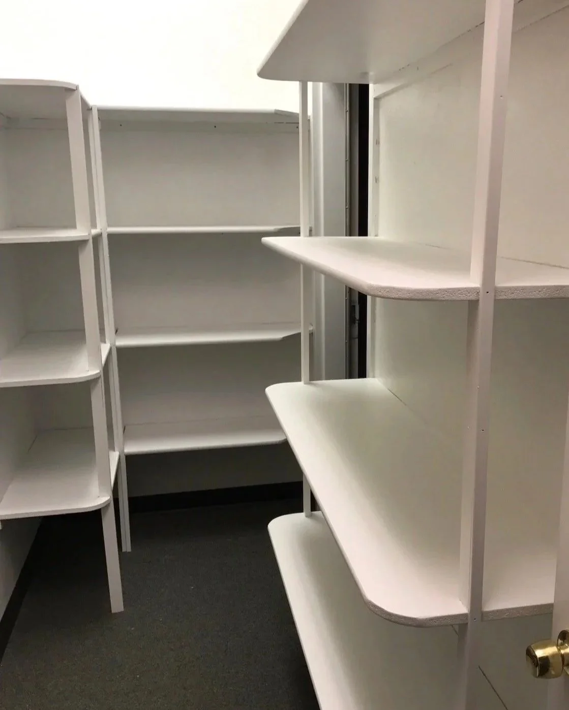 custom closet shelving