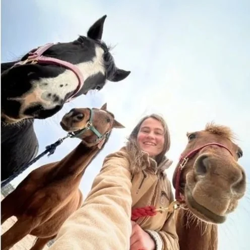 Ellie McConnell uses animal-assisted therapy techniques