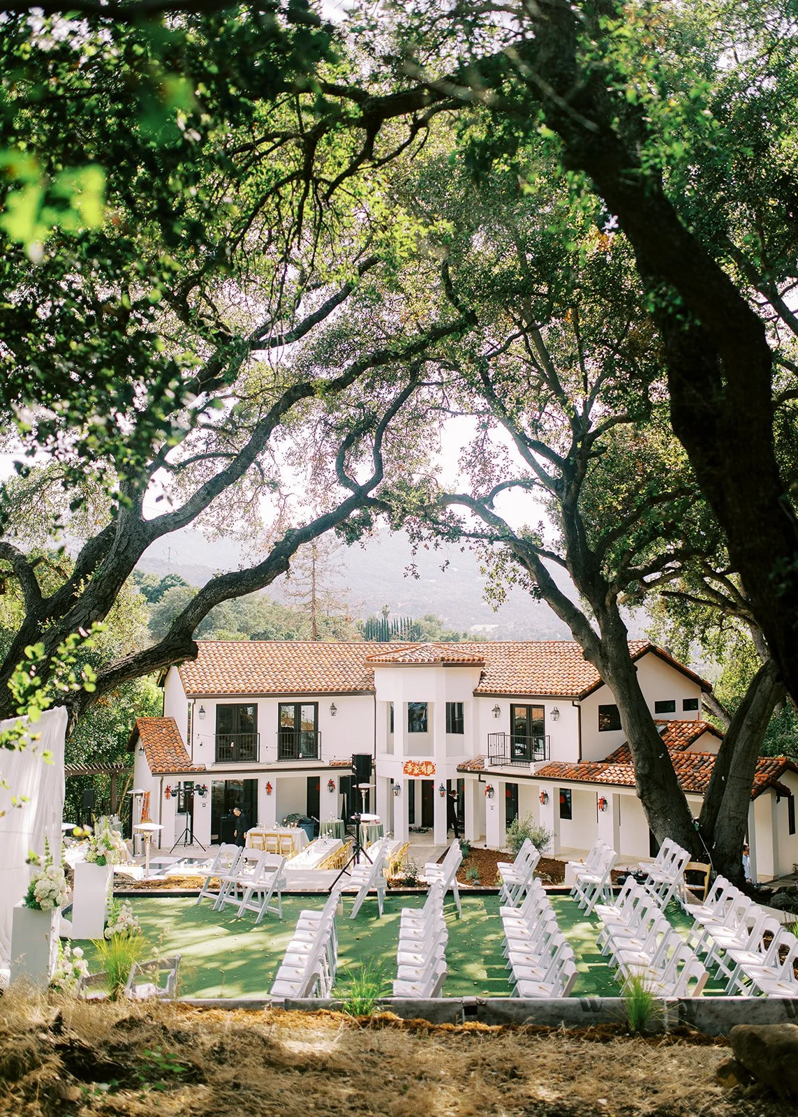Venue Event Manager vs Wedding Planner: What’s the Difference?