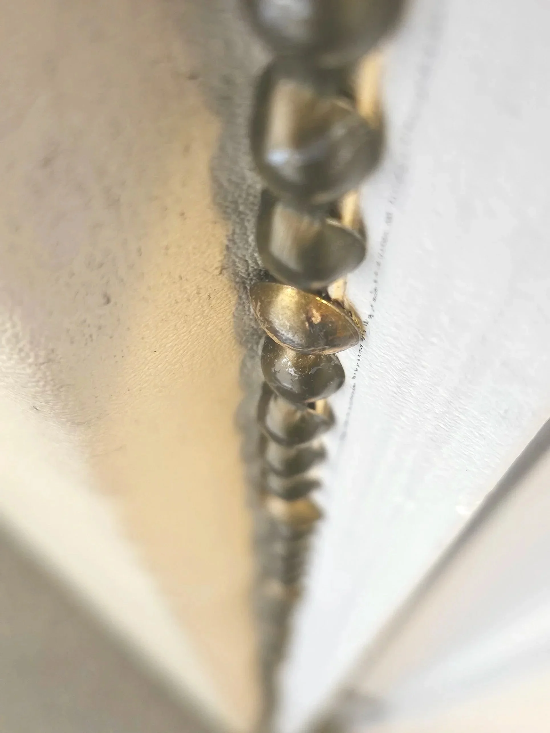 Porte insonorisée rivetée