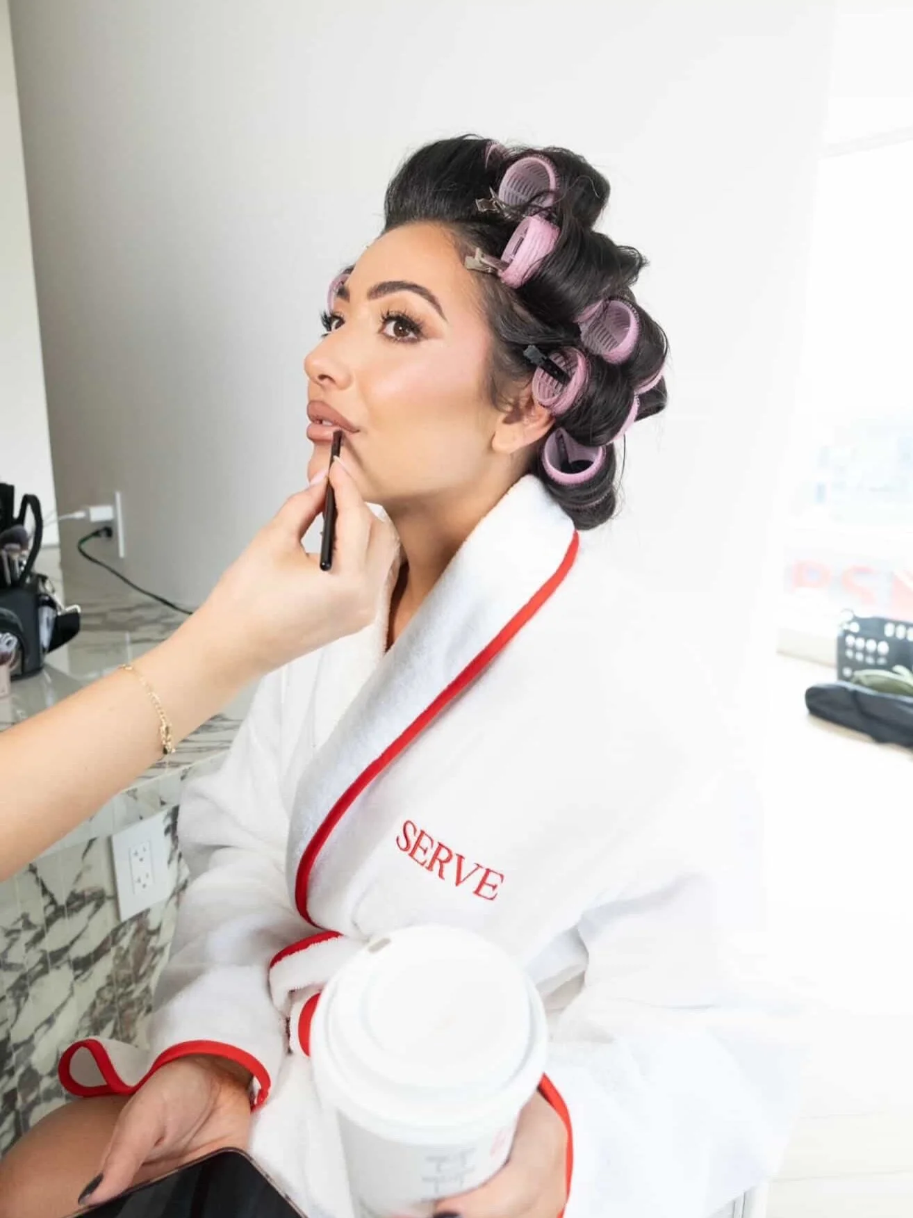 Face card understood the assignment, no notes 📝

Soft glam, sculpted to perfection on @natserves for @servethebrand 

Save for your next glam. Book through the link in bio.

#softglam #torontomua #makeupartist #glammakeup #bridalmakeup eventmakeup l