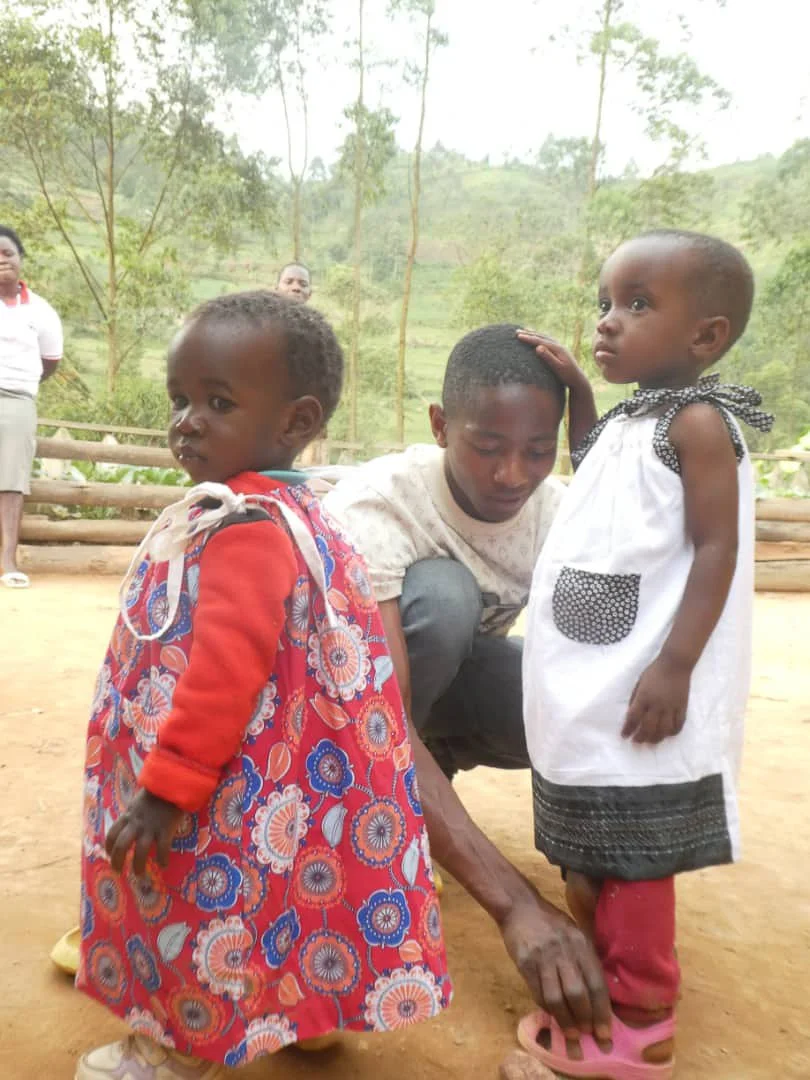 h2hintl-batwa-uganda-africa-children-nonprofit-3 copy.jpg