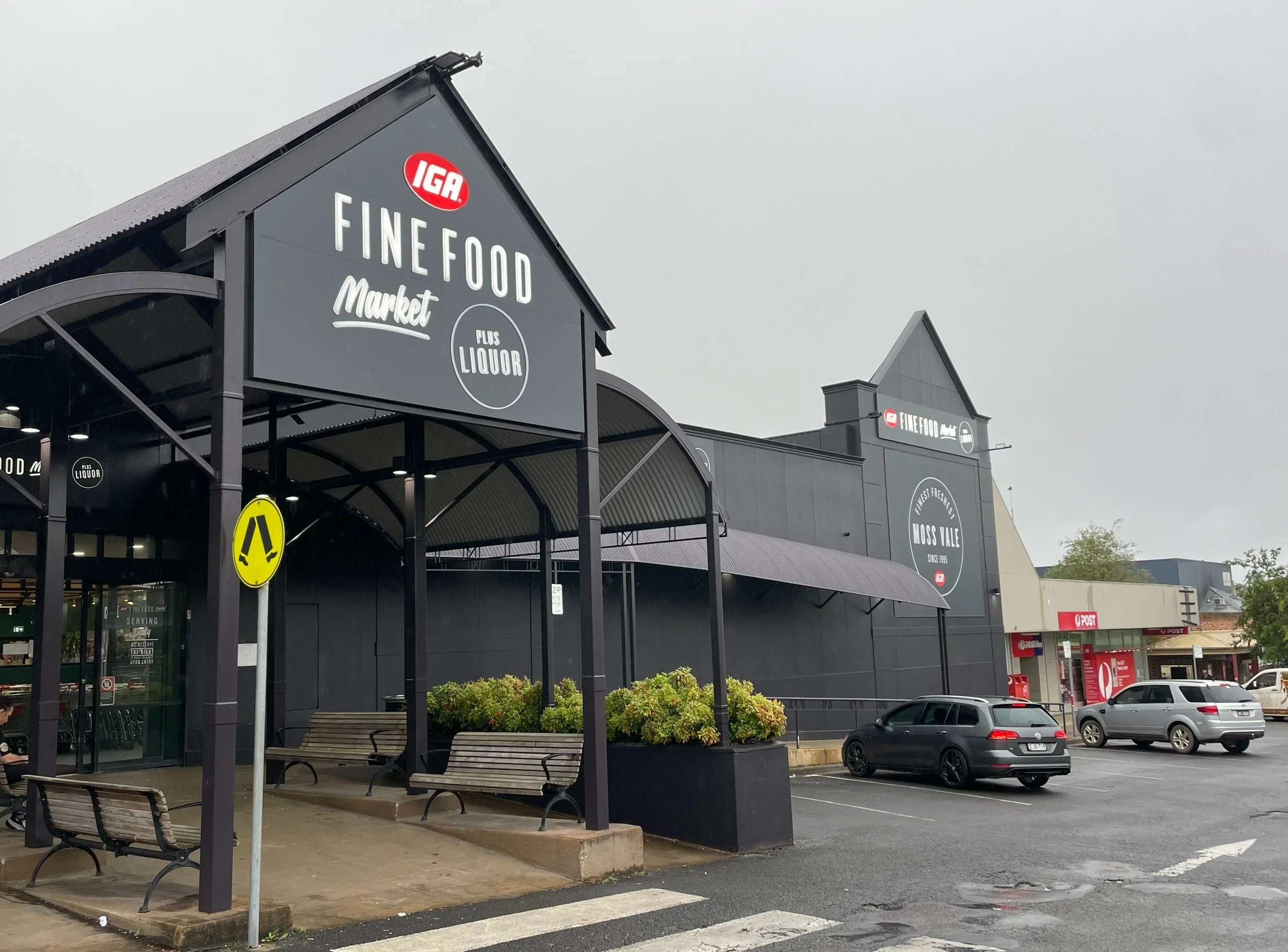 Moss+Vale+metcash-internal-and-external-shop-signage.jpg