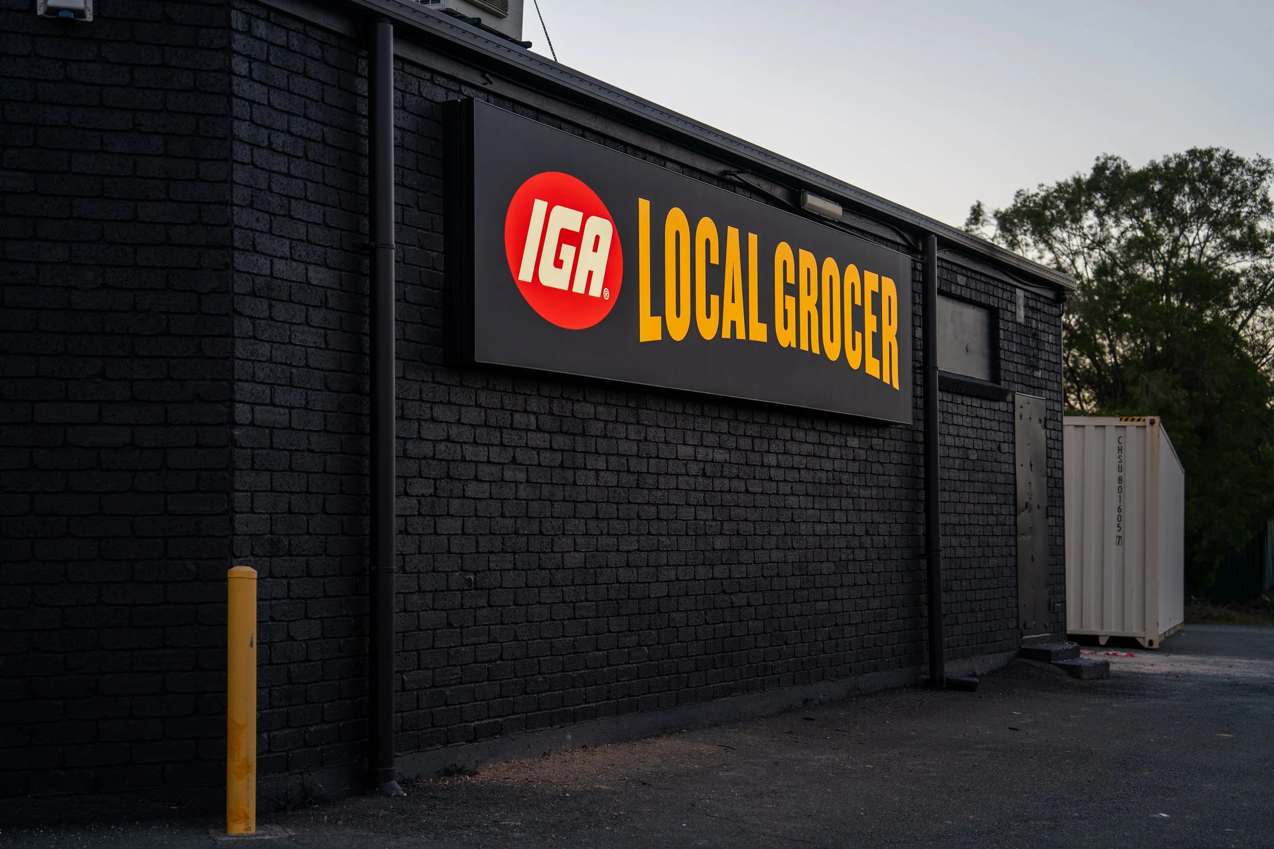 Illuminated+Retail+Shopfront+Signage+IGA+Local+Grocer01.jpg